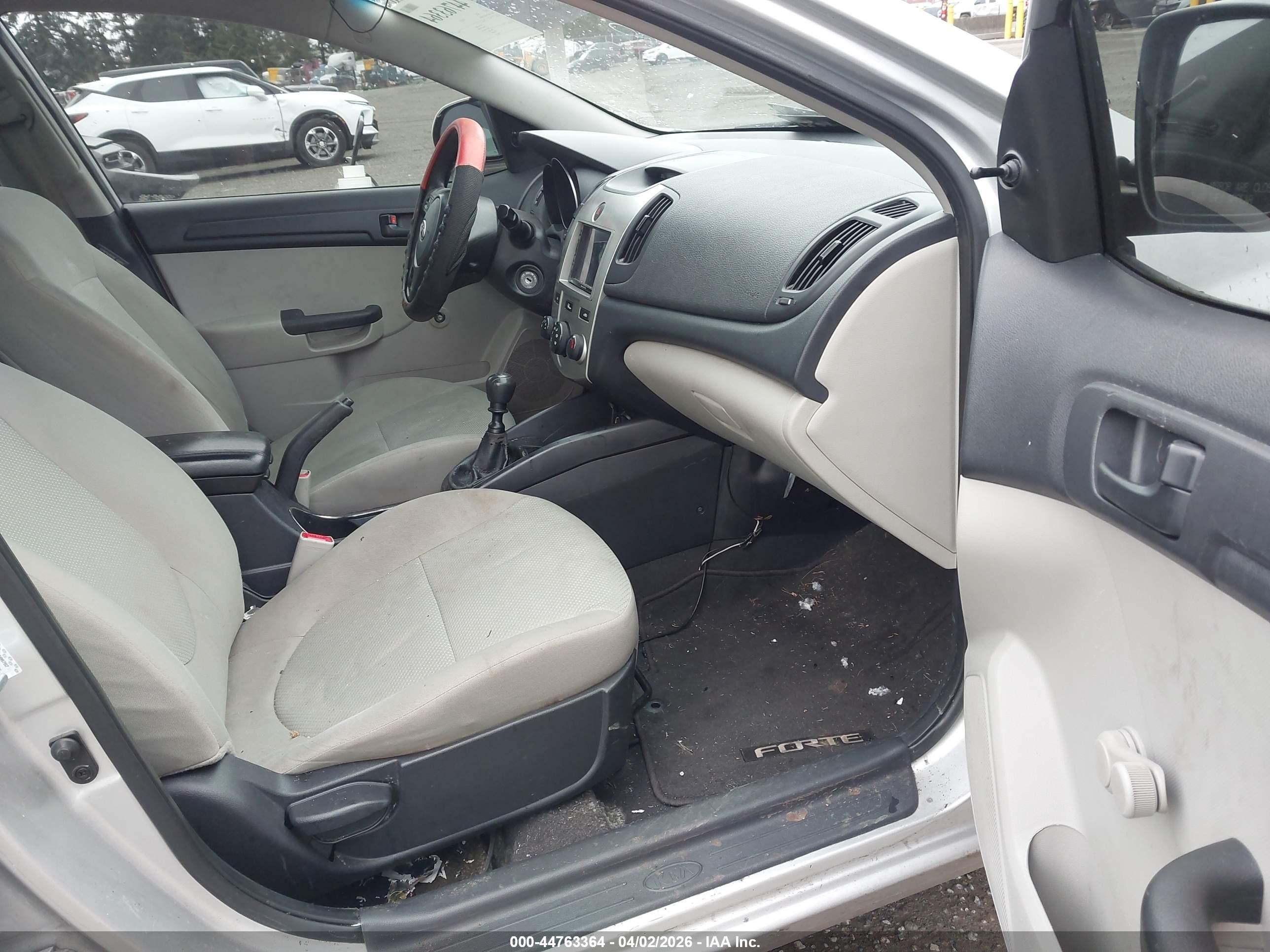 2012 Kia Forte Lx Серебряный vin: KNAFT4A20C5509762