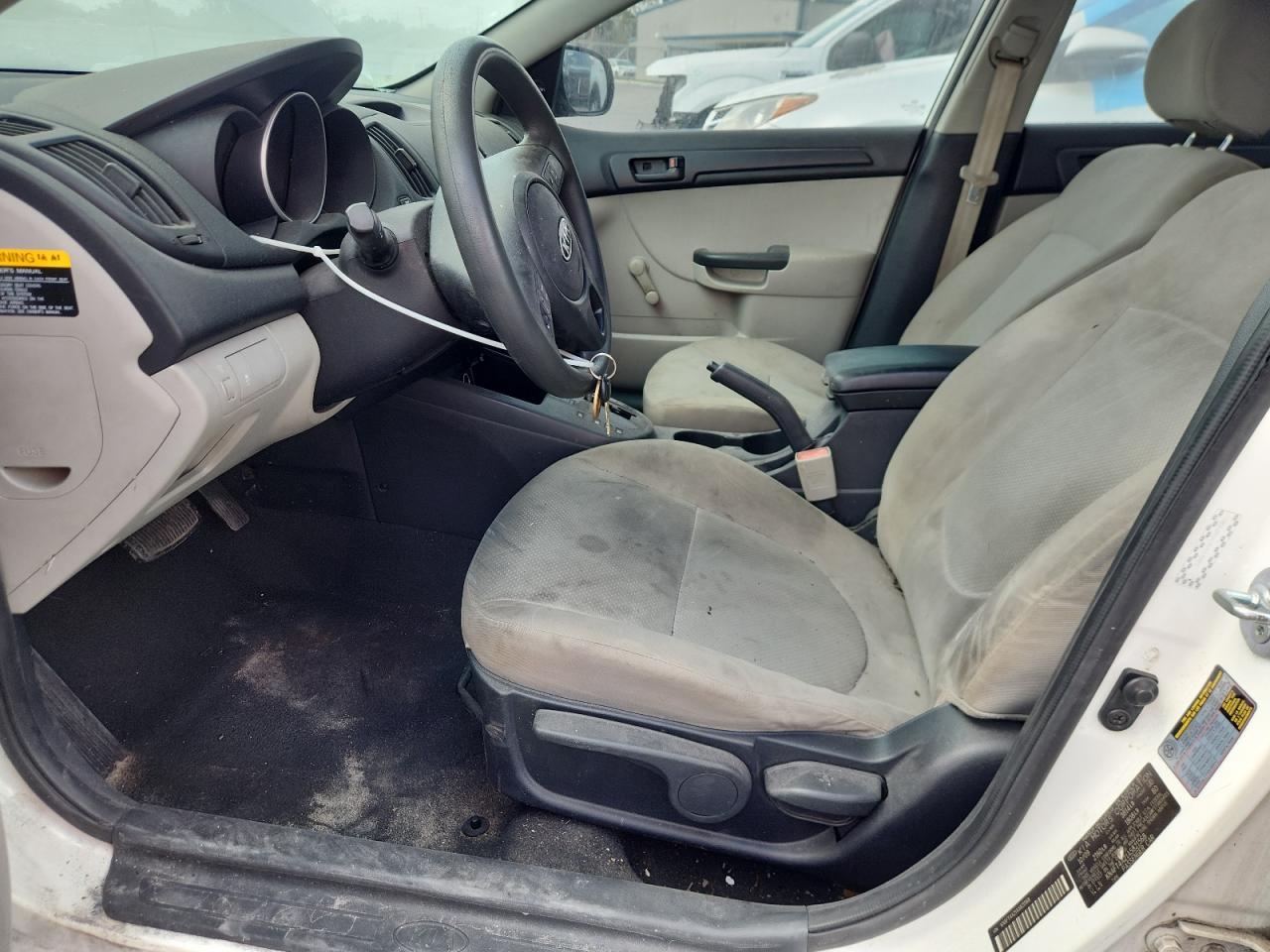 2010 Kia Forte Lx White vin: KNAFT4A21A5821568