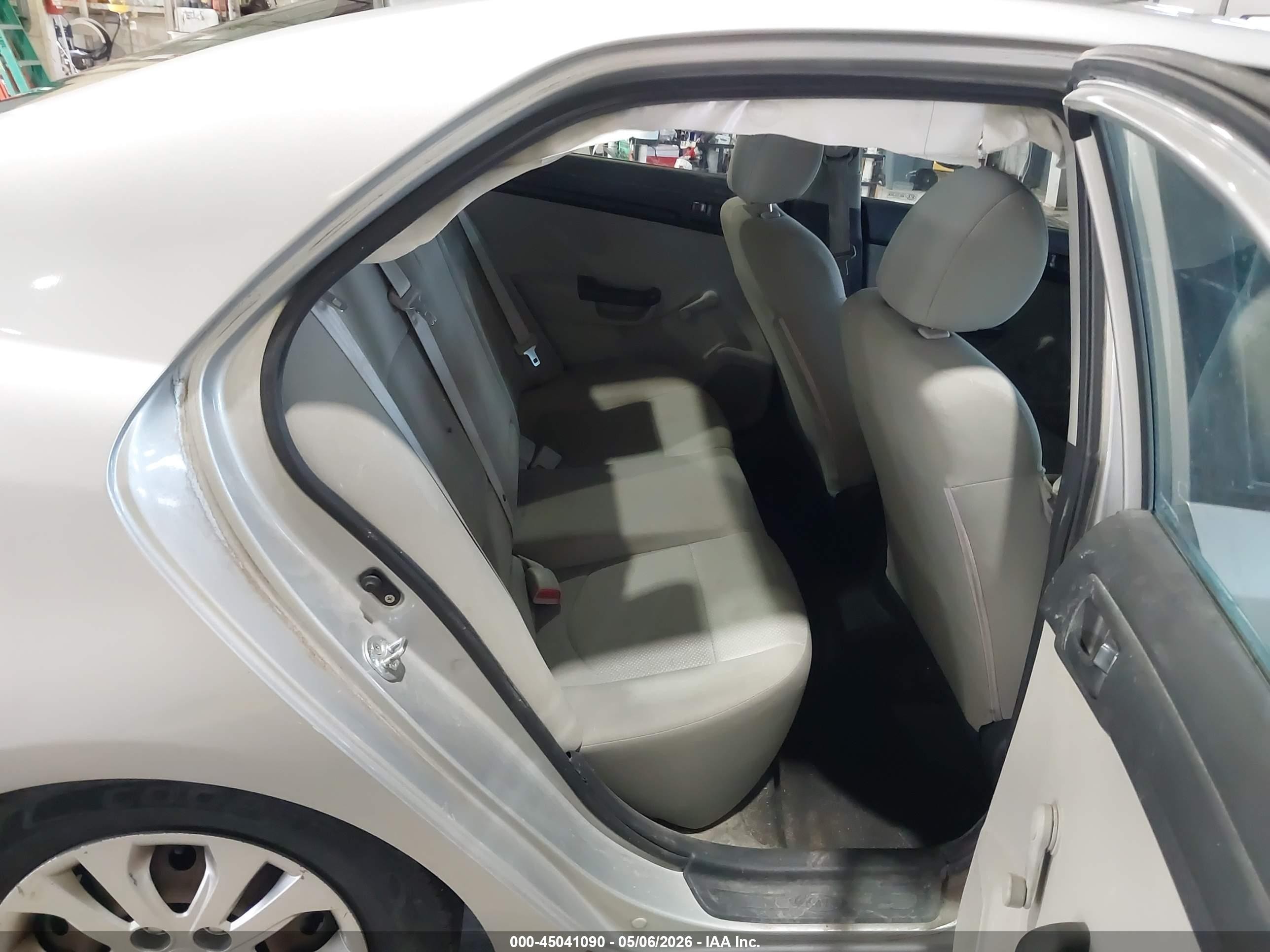 2012 Kia Forte Lx Silver vin: KNAFT4A21C5620885