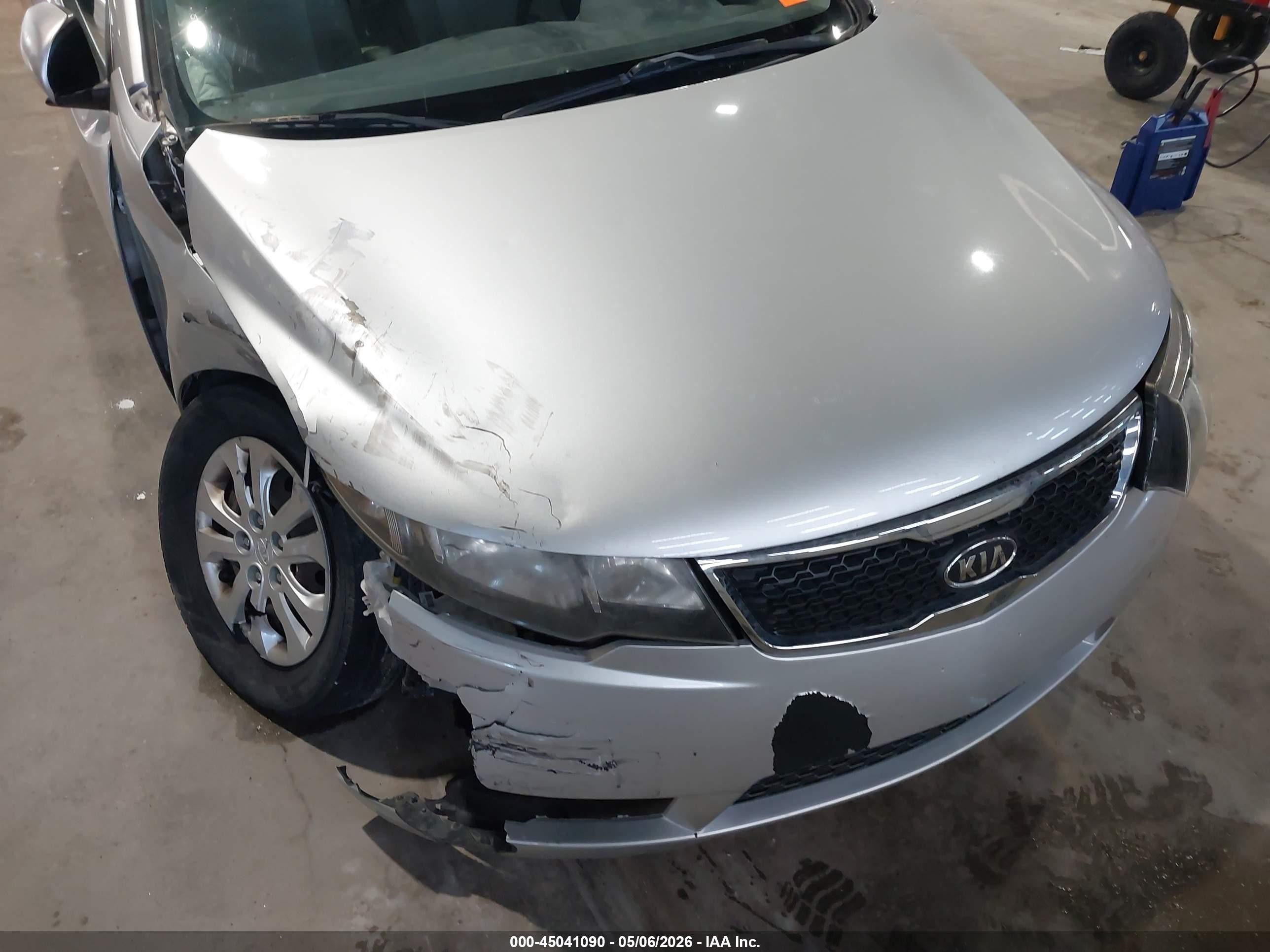 2012 Kia Forte Lx Silver vin: KNAFT4A21C5620885