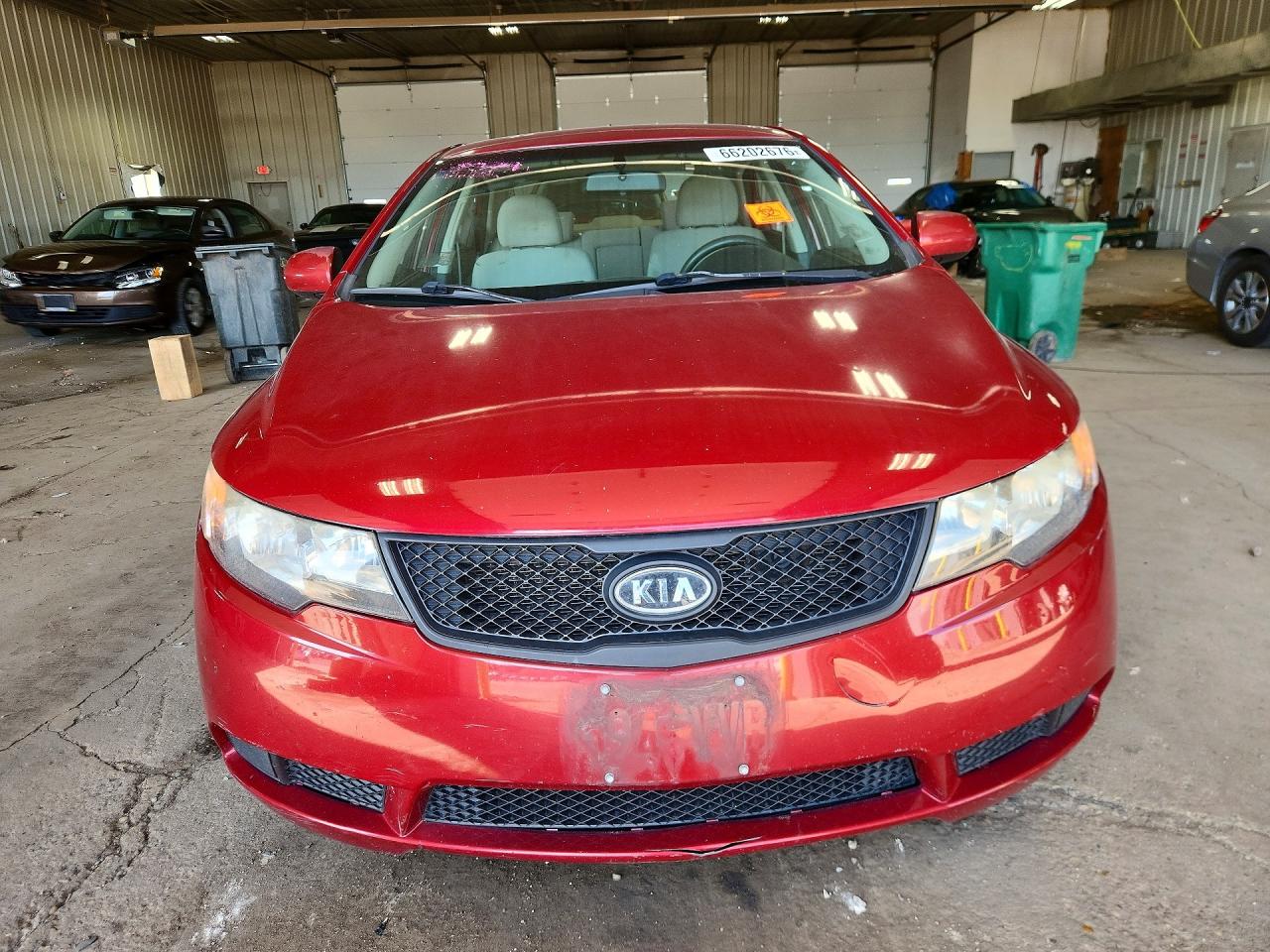 2010 Kia Forte Lx Красный vin: KNAFT4A22A5882475