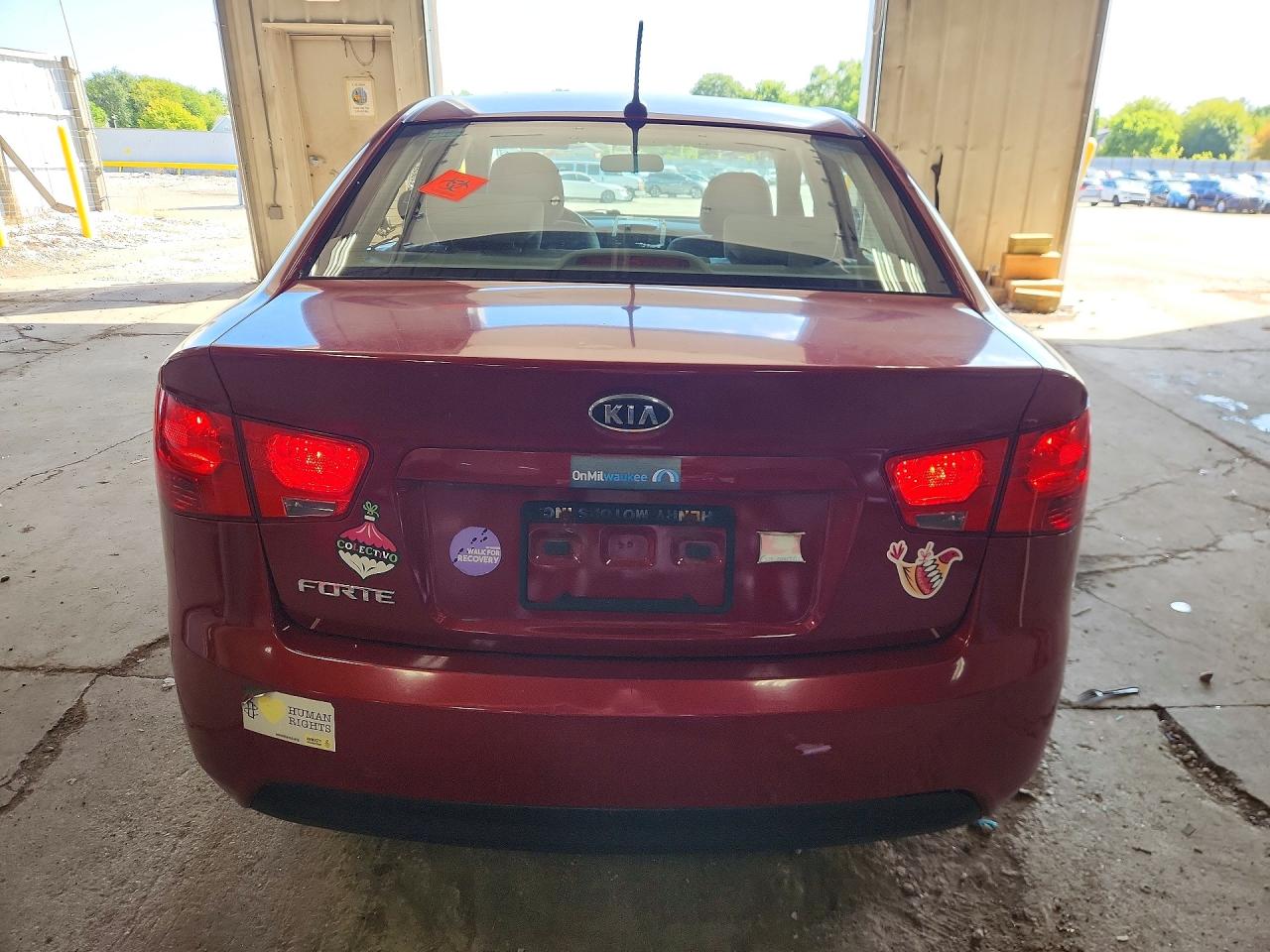 2010 Kia Forte Lx Красный vin: KNAFT4A22A5882475