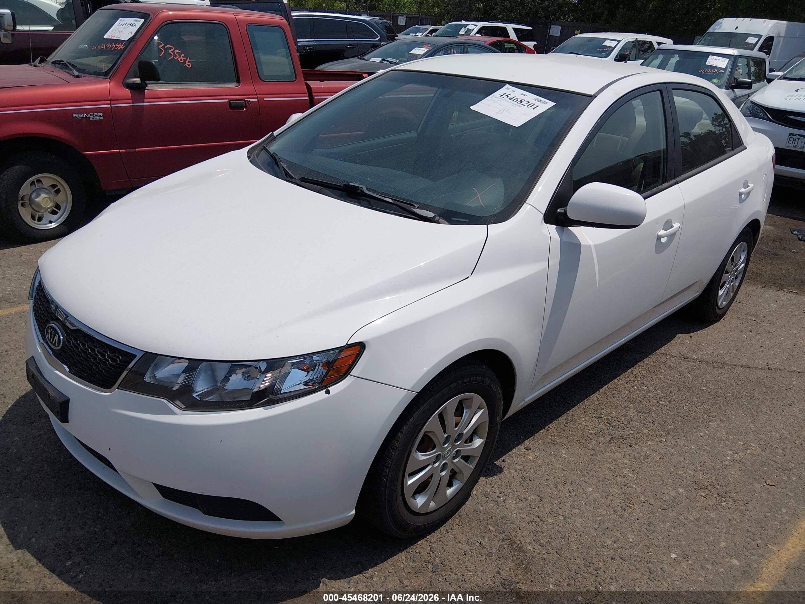 2013 Kia Forte Lx White vin: KNAFT4A22D5715263