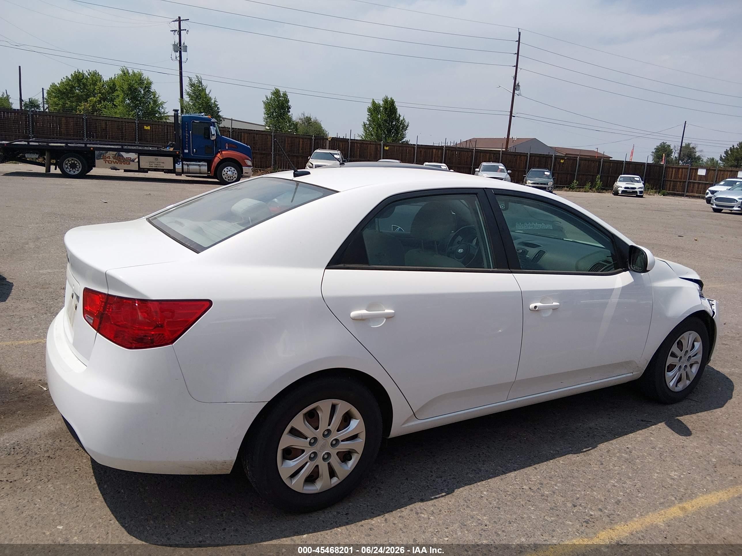 2013 Kia Forte Lx White vin: KNAFT4A22D5715263