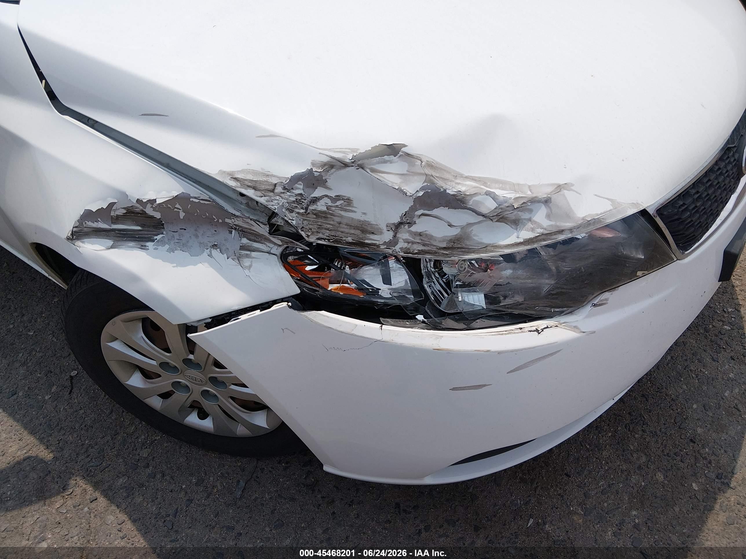 2013 Kia Forte Lx White vin: KNAFT4A22D5715263