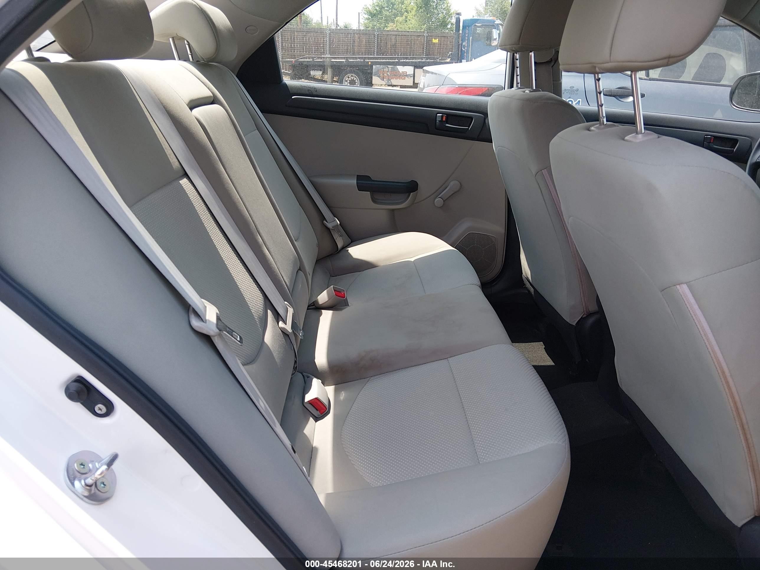 2013 Kia Forte Lx White vin: KNAFT4A22D5715263