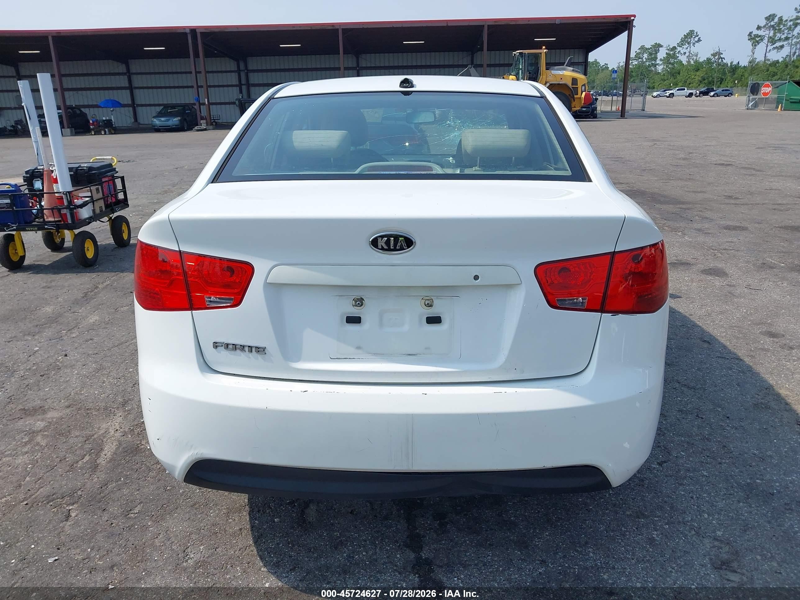 2010 Kia Forte Lx White vin: KNAFT4A23A5236197