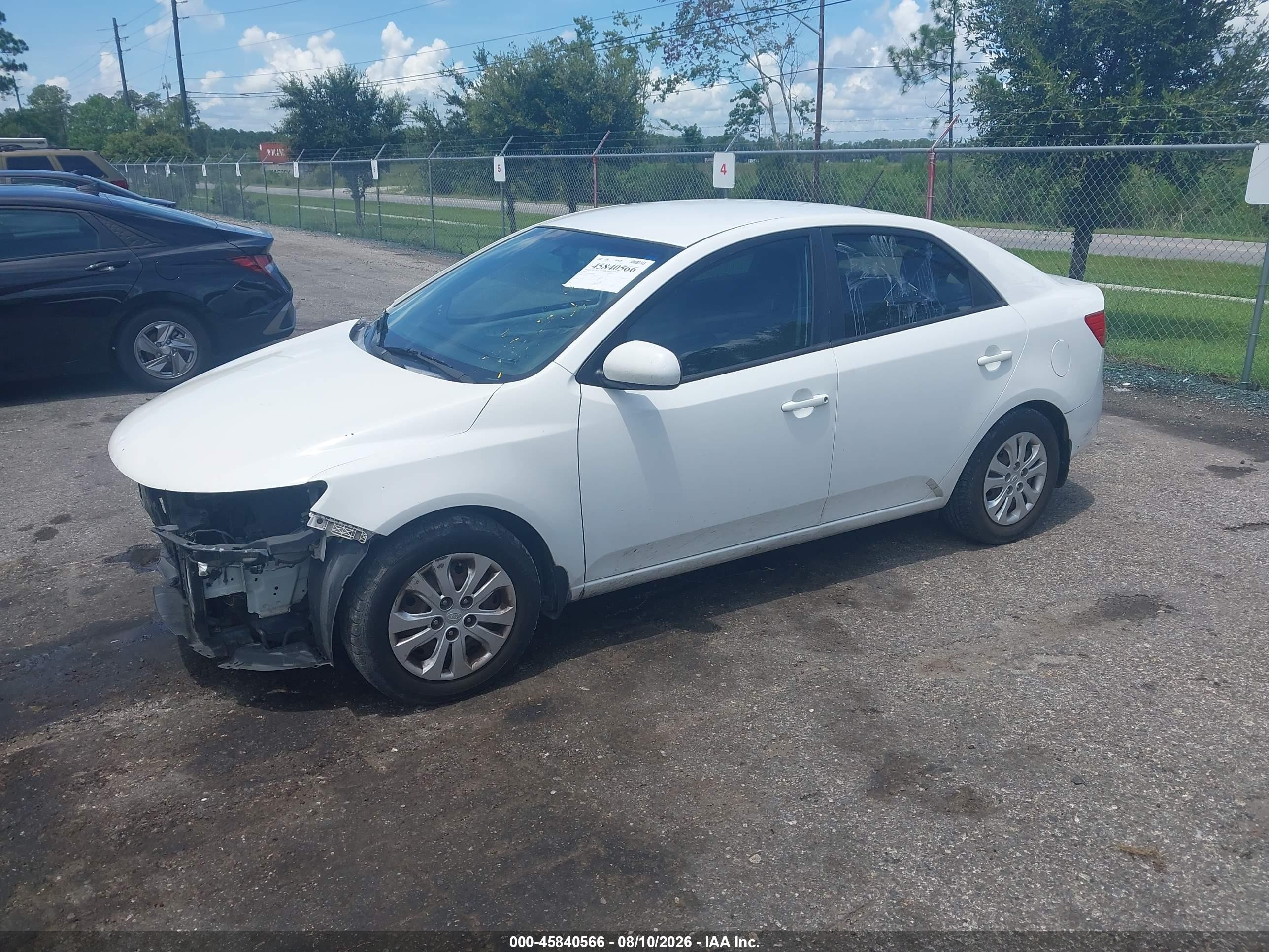 2011 Kia Forte Lx White vin: KNAFT4A23B5434487