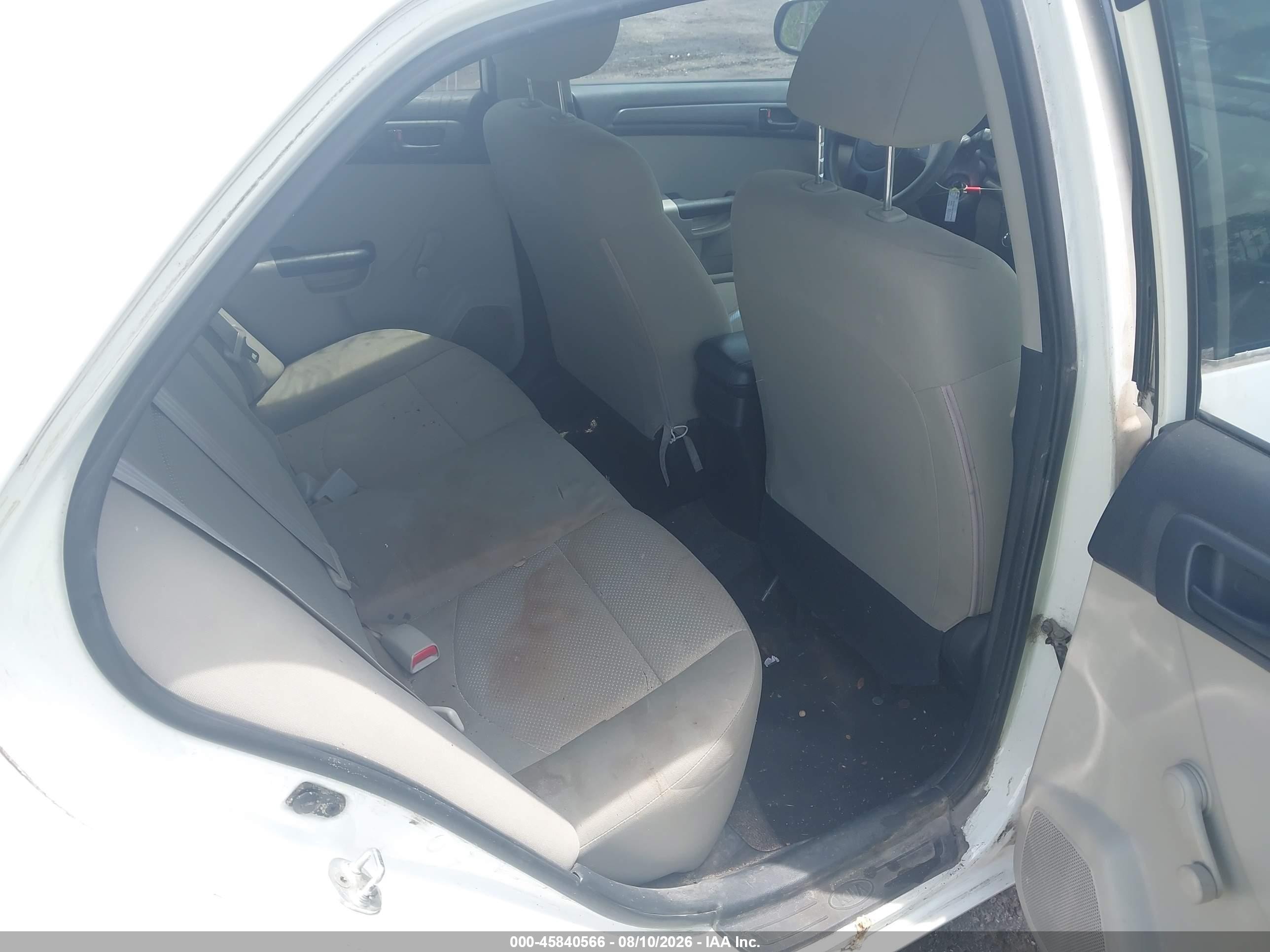 2011 Kia Forte Lx White vin: KNAFT4A23B5434487