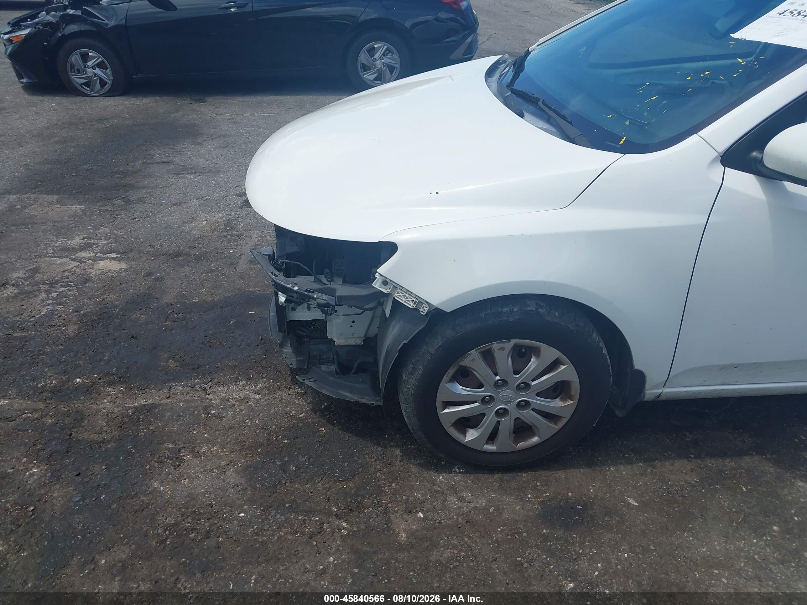 2011 Kia Forte Lx White vin: KNAFT4A23B5434487