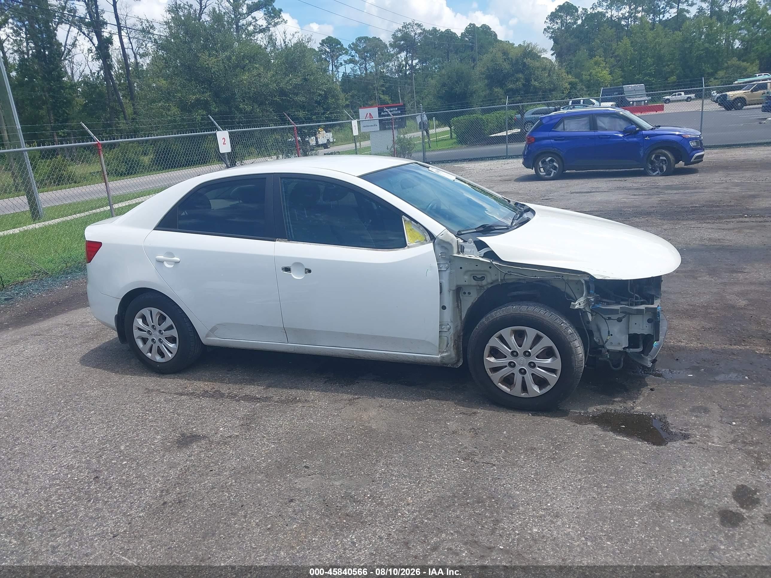 2011 Kia Forte Lx White vin: KNAFT4A23B5434487