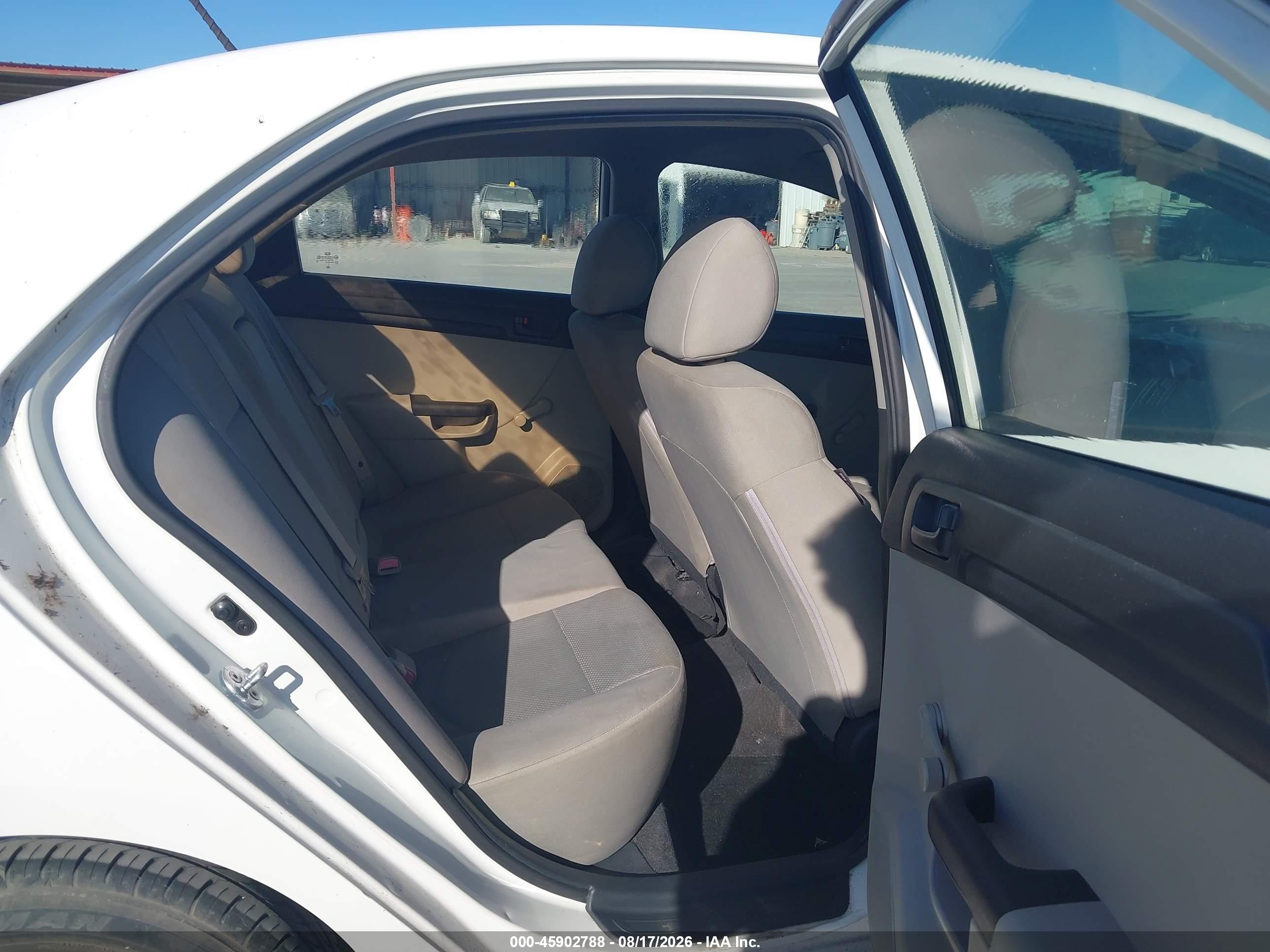 2011 Kia Forte Lx White vin: KNAFT4A23B5885855