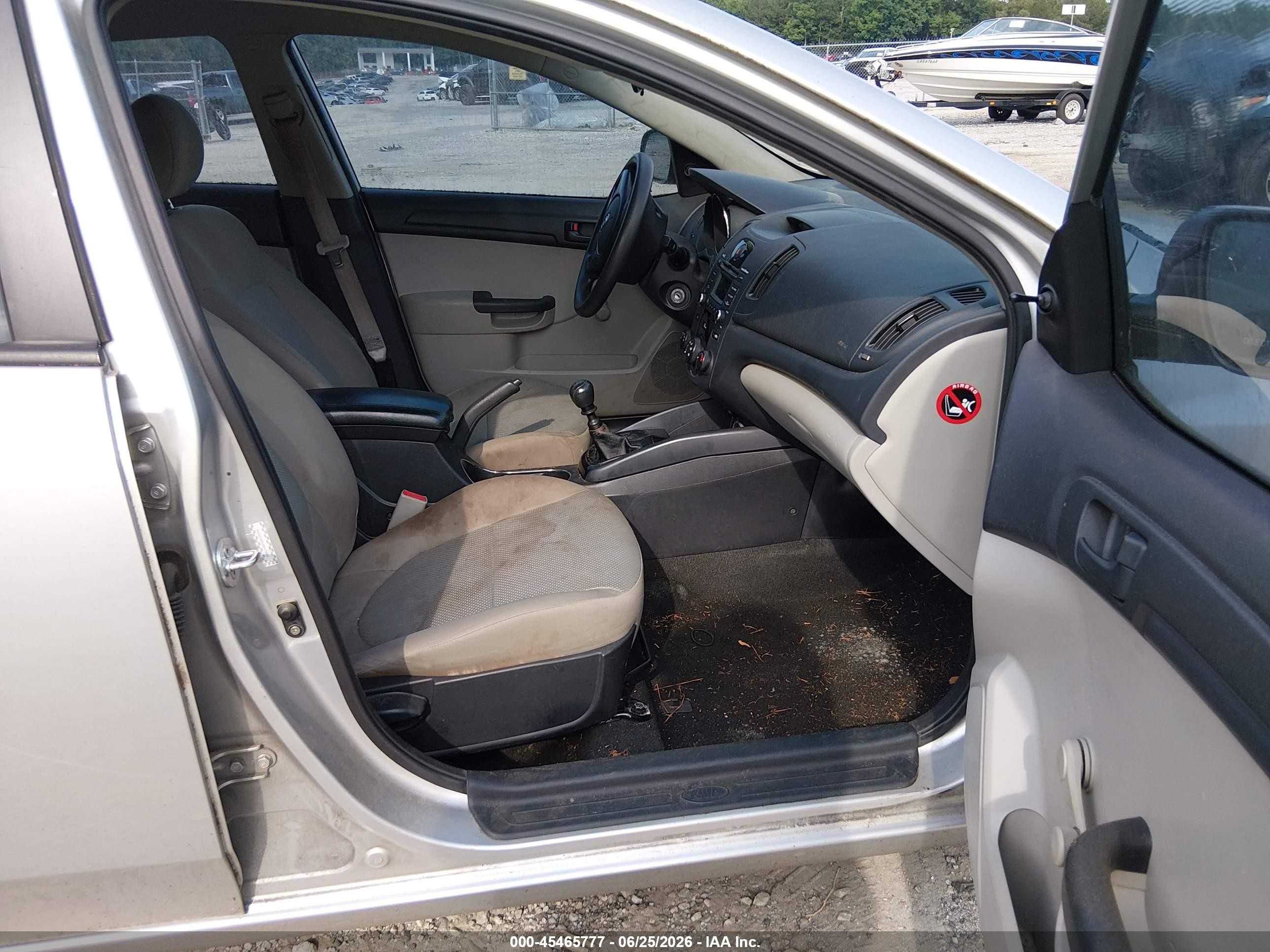 2013 Kia Forte Lx Silver vin: KNAFT4A25D5725754