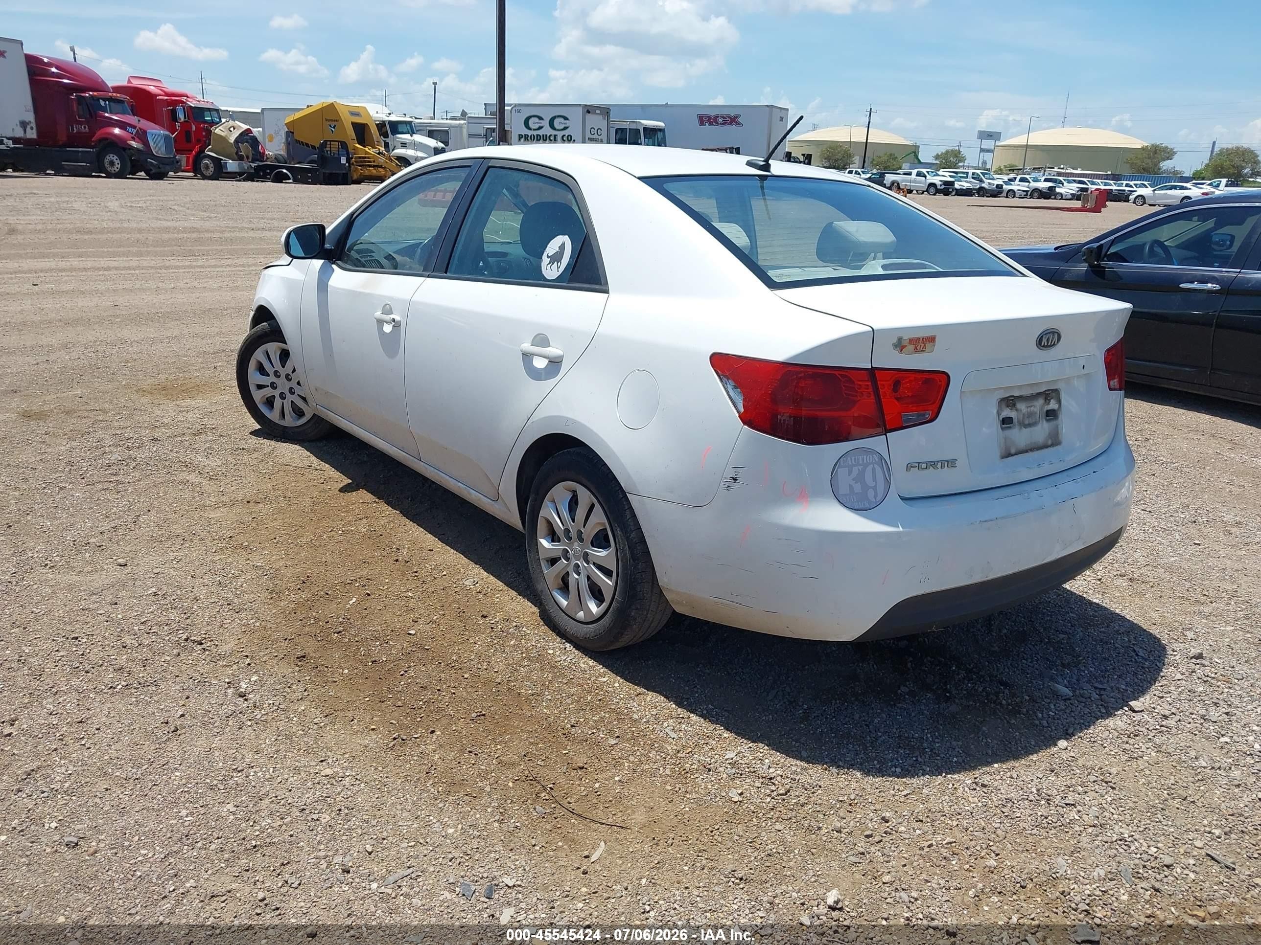 2010 Kia Forte Lx White vin: KNAFT4A26A5078681