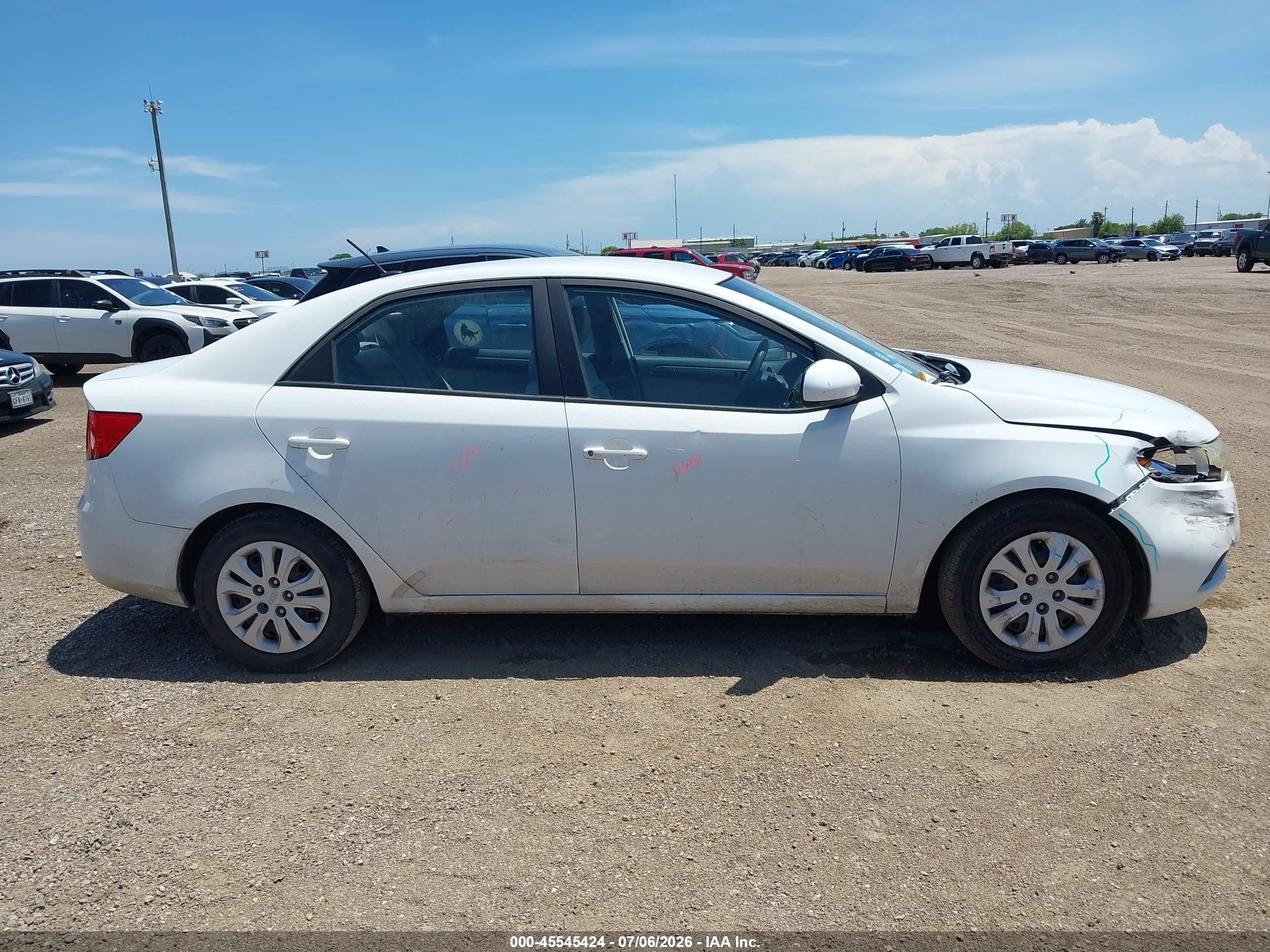 2010 Kia Forte Lx White vin: KNAFT4A26A5078681