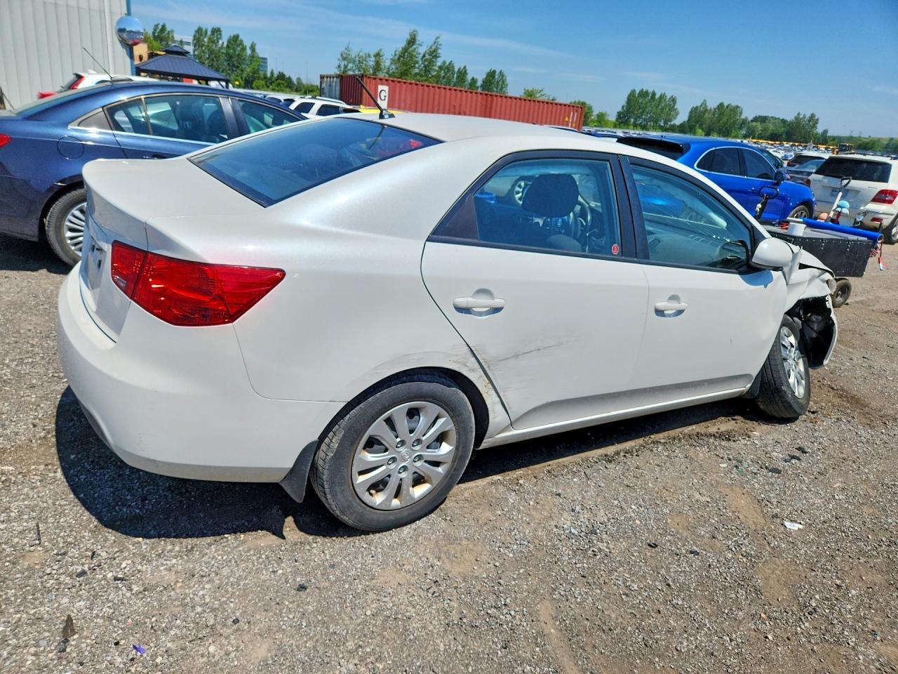 2011 Kia Forte Lx White vin: KNAFT4A26B5349014