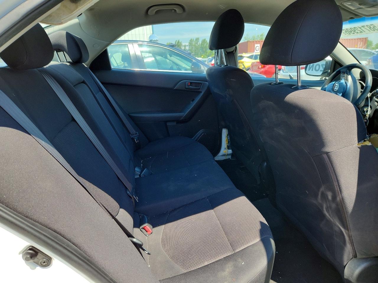 2011 Kia Forte Lx White vin: KNAFT4A26B5349014