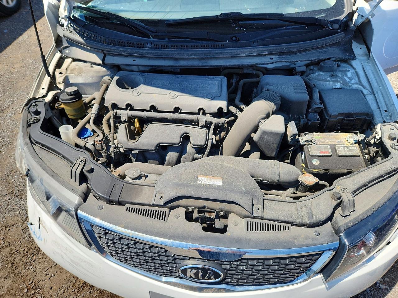2011 Kia Forte Lx White vin: KNAFT4A26B5349014