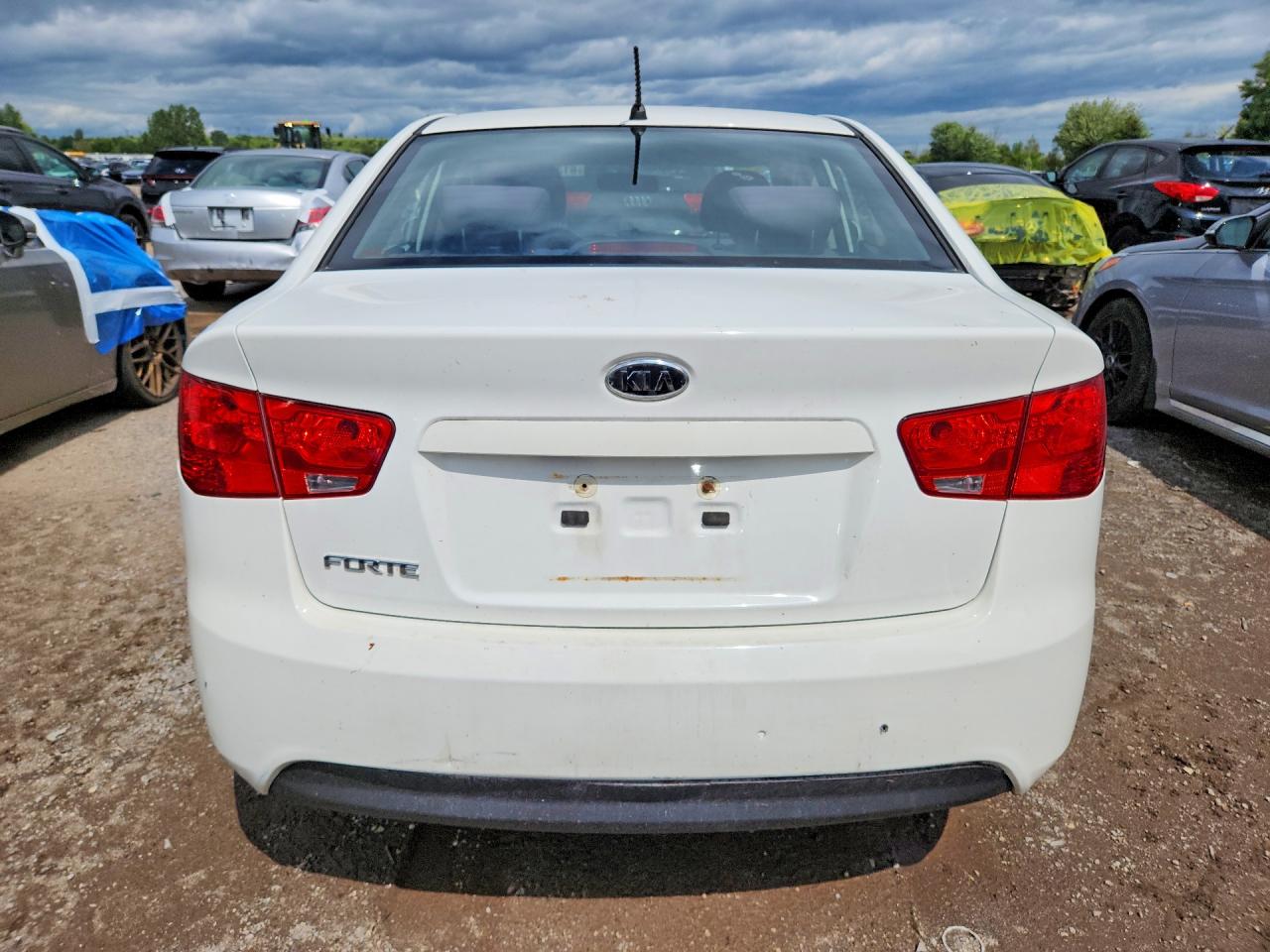 2013 Kia Forte Lx White vin: KNAFT4A27D5661975