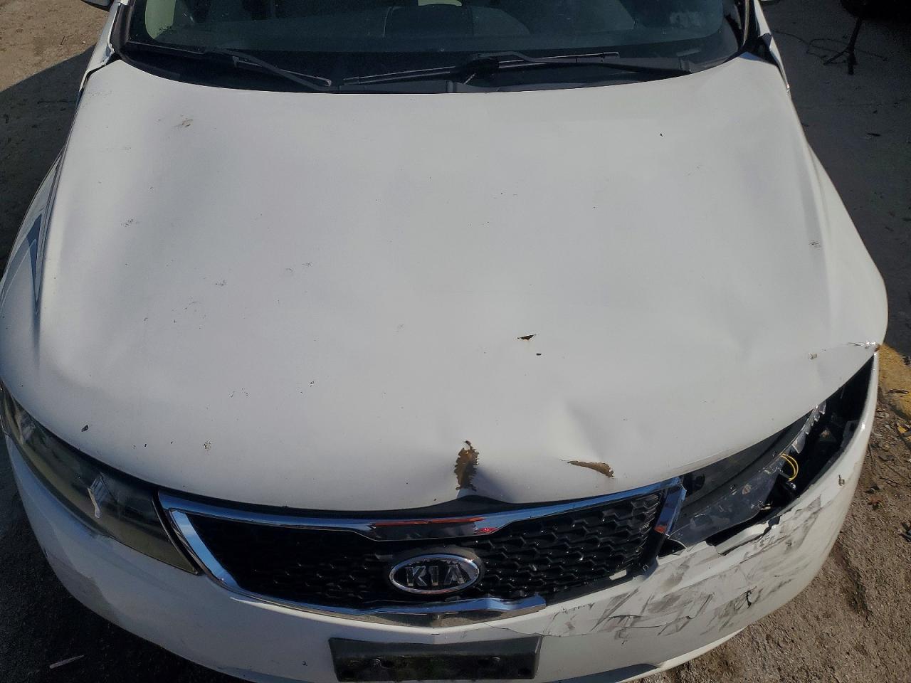 2013 Kia Forte Lx White vin: KNAFT4A29D5678471