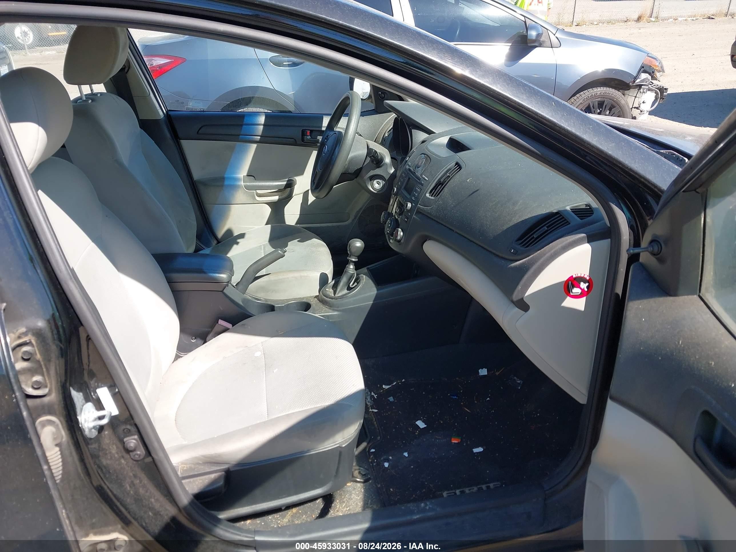 2010 Kia Forte Lx Black vin: KNAFT4A2XA5048003