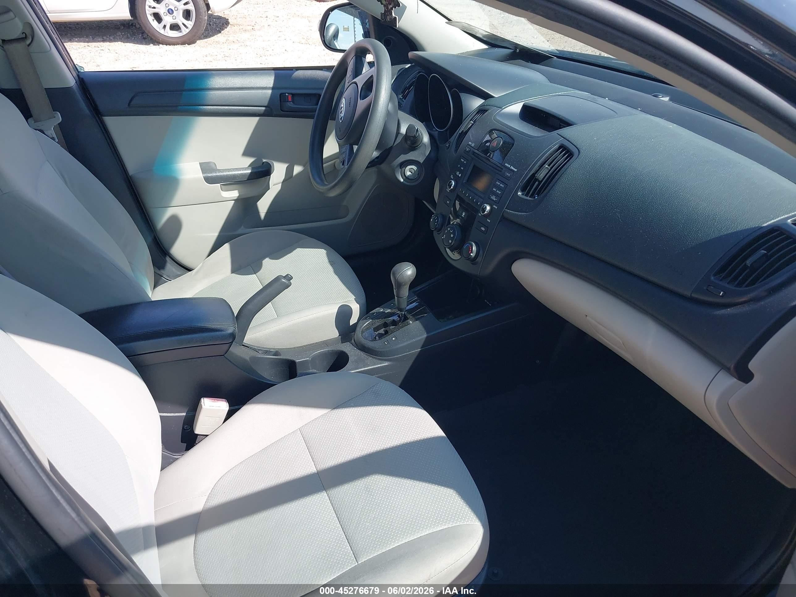 2010 Kia Forte Lx Black vin: KNAFT4A2XA5846503