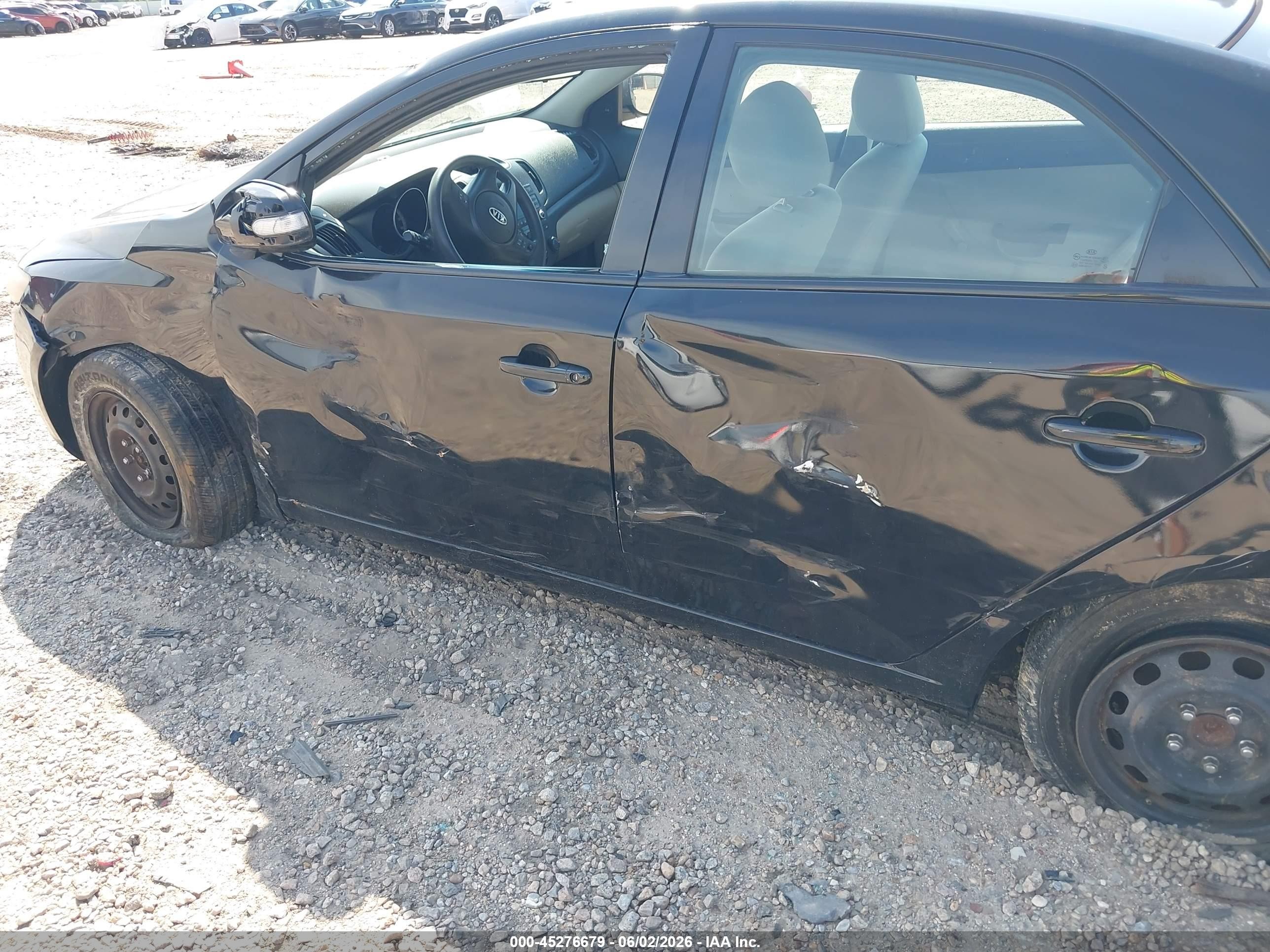2010 Kia Forte Lx Black vin: KNAFT4A2XA5846503