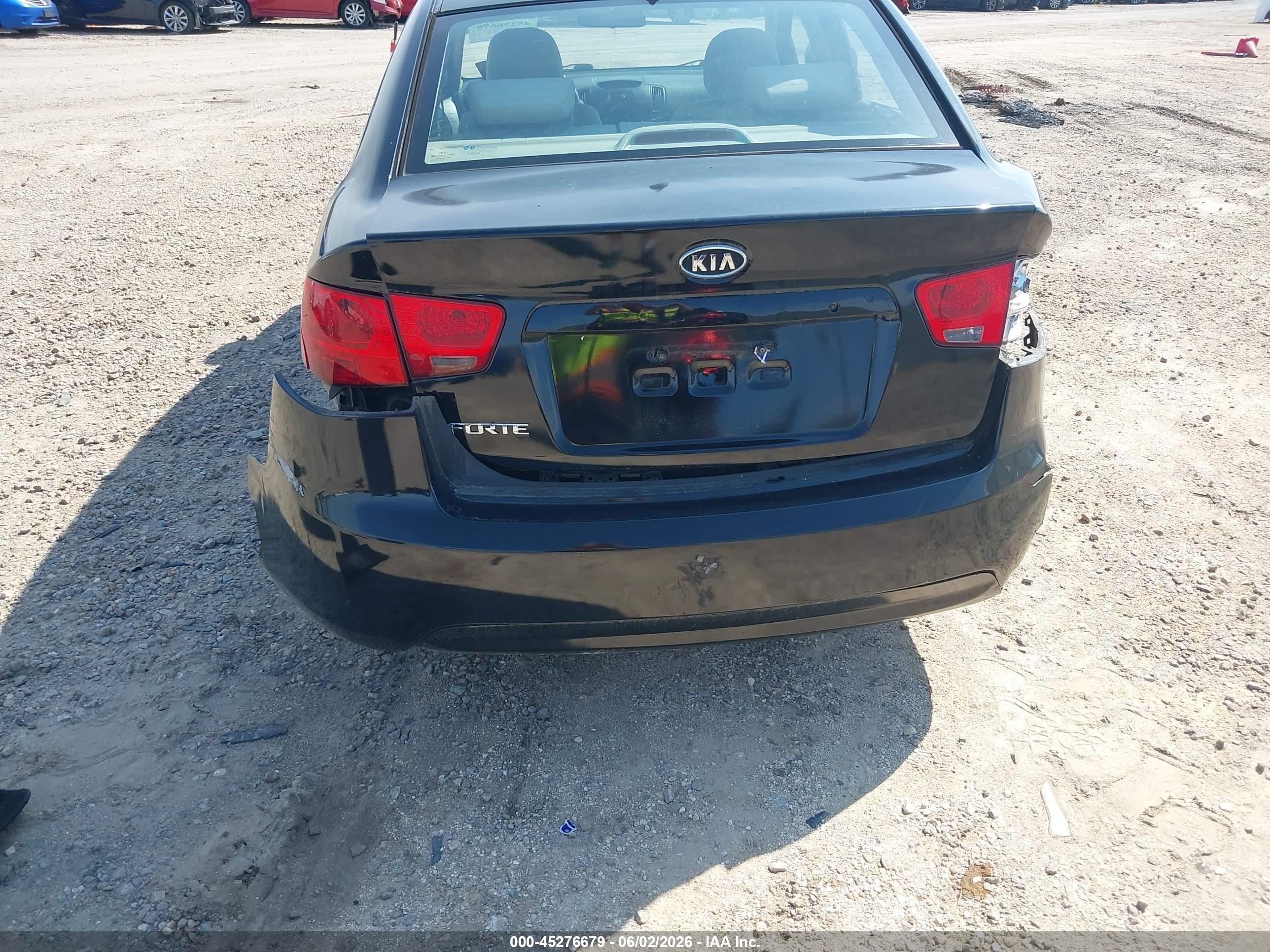 2010 Kia Forte Lx Black vin: KNAFT4A2XA5846503