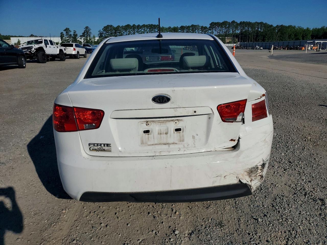2011 Kia Forte Lx Белый vin: KNAFT4A2XB5444613
