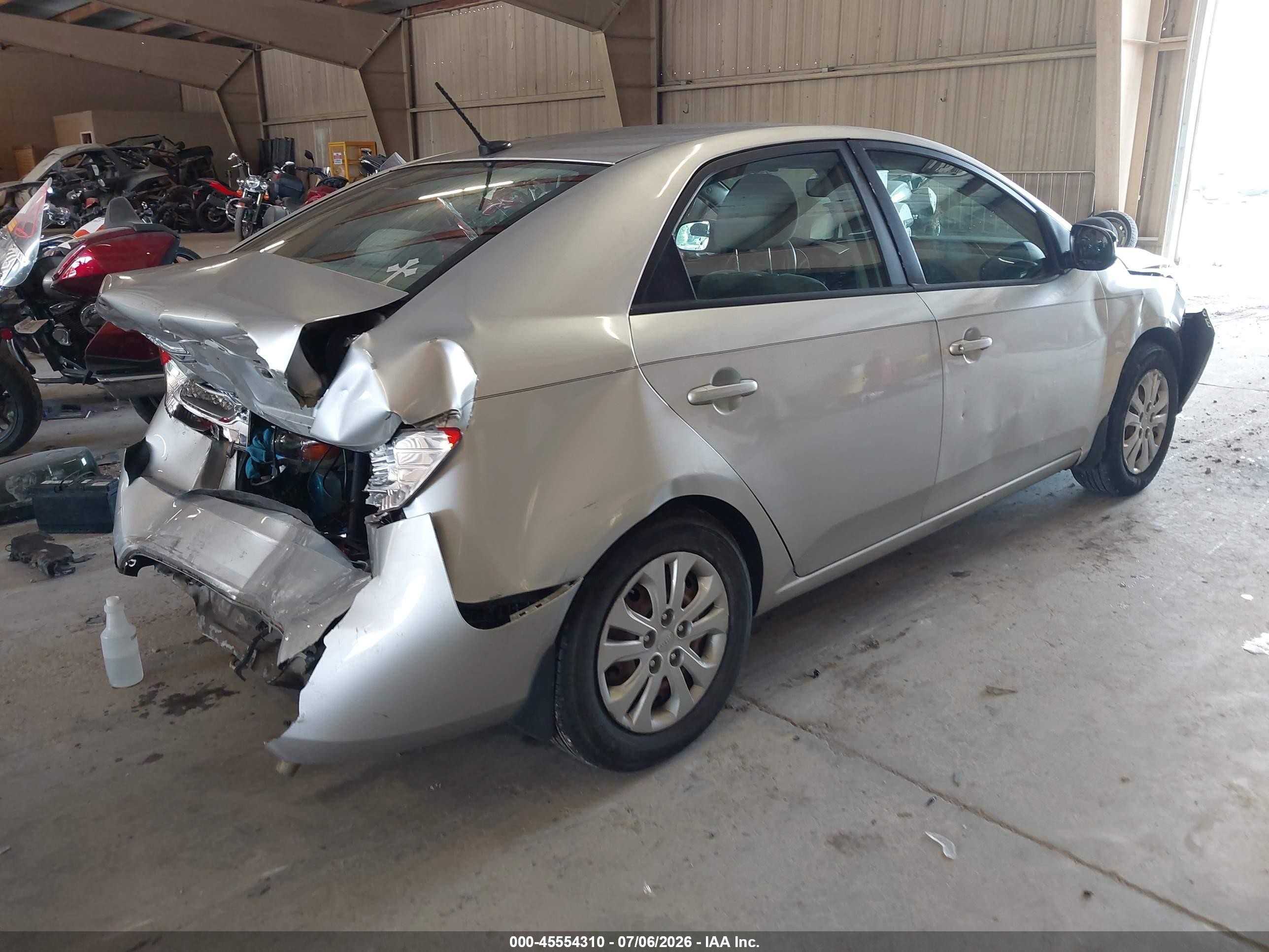 2012 Kia Forte Lx Серебряный vin: KNAFT4A2XC5583996