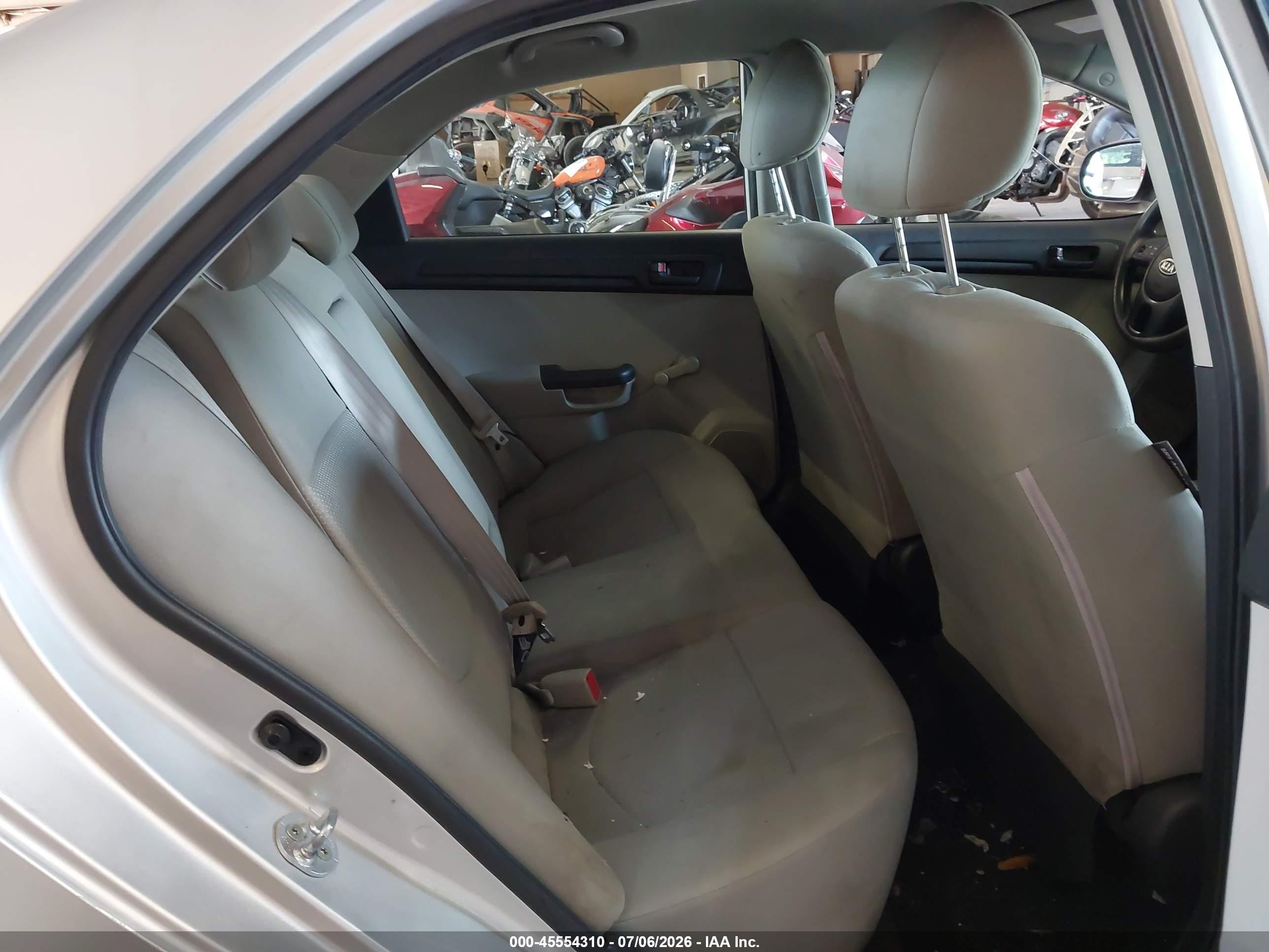2012 Kia Forte Lx Серебряный vin: KNAFT4A2XC5583996
