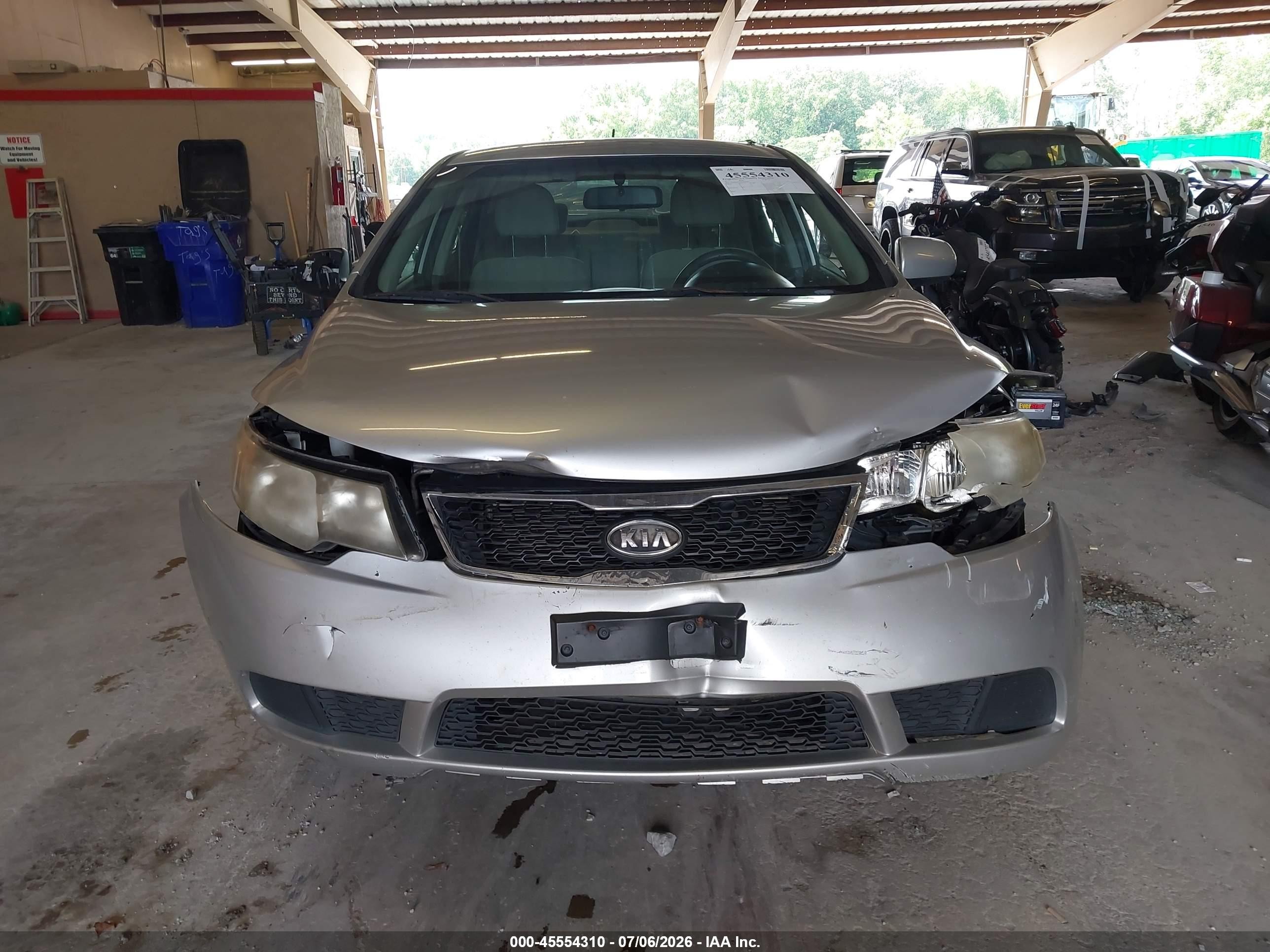 2012 Kia Forte Lx Серебряный vin: KNAFT4A2XC5583996