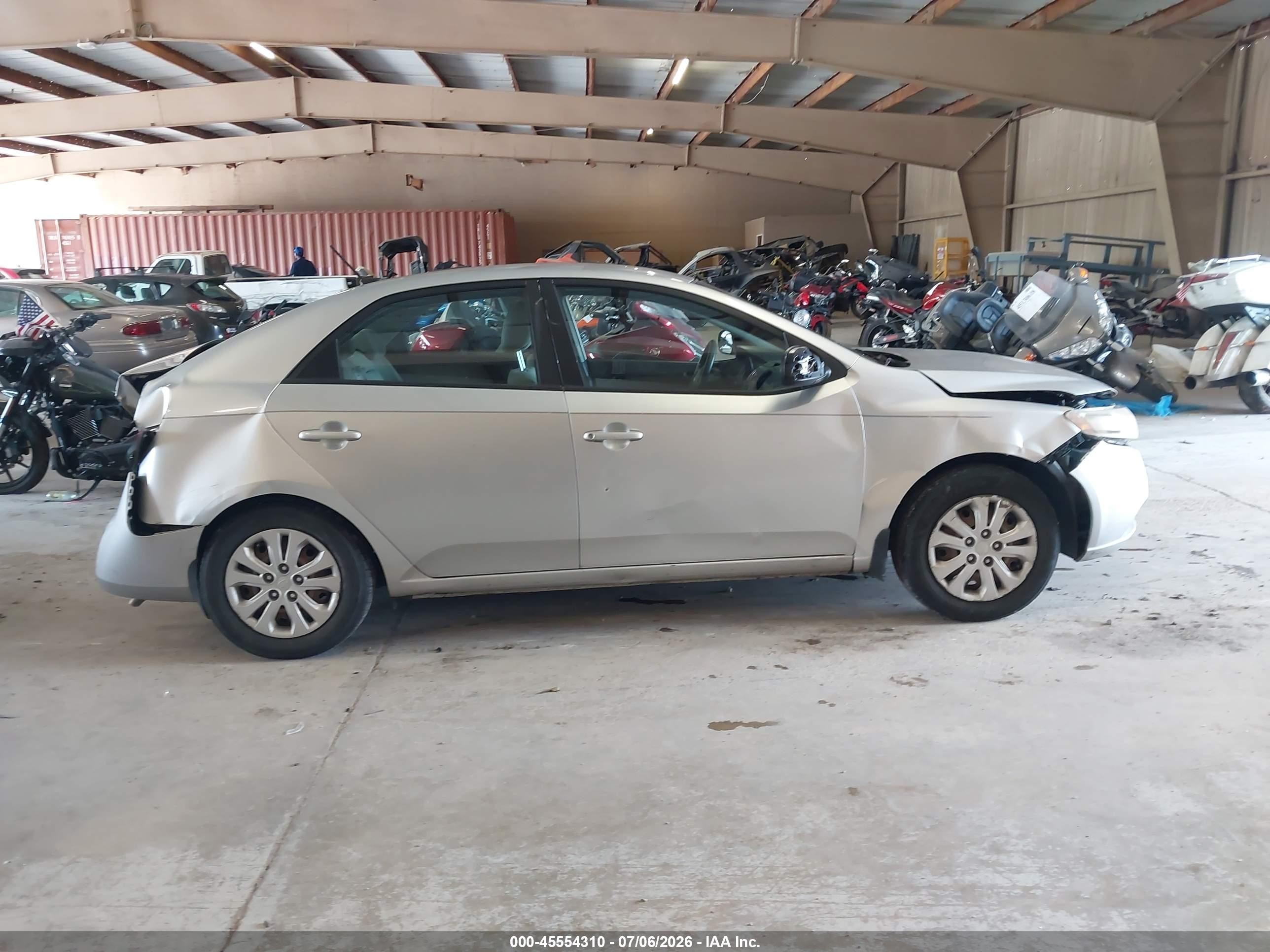2012 Kia Forte Lx Серебряный vin: KNAFT4A2XC5583996