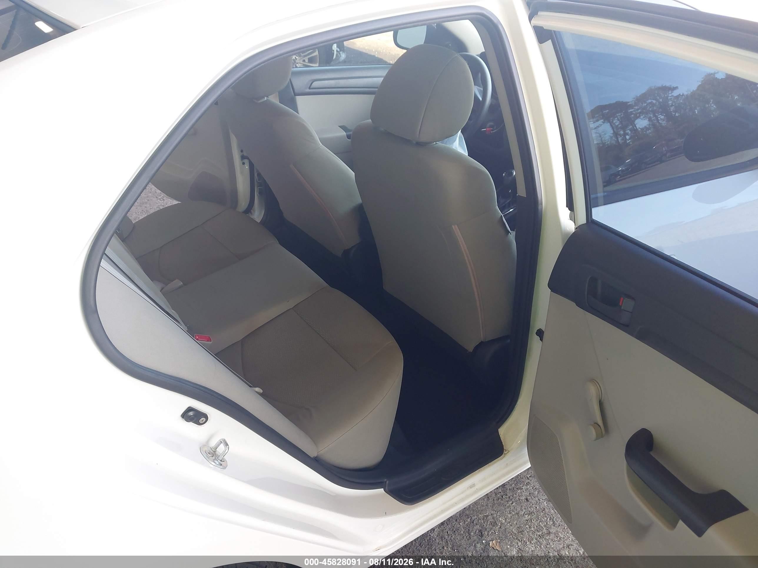 2013 Kia Forte Lx White vin: KNAFT4A2XD5722123