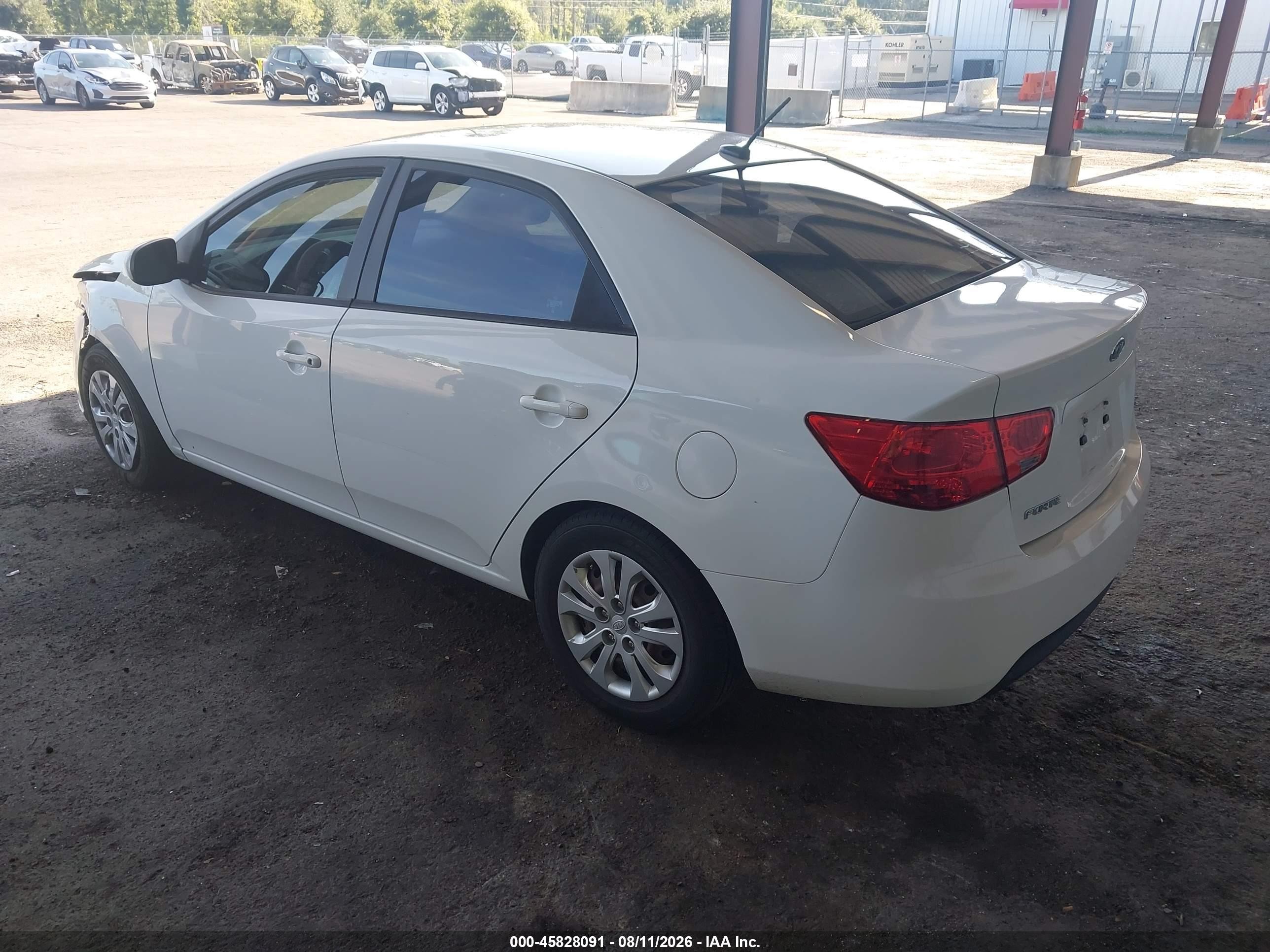 2013 Kia Forte Lx White vin: KNAFT4A2XD5722123