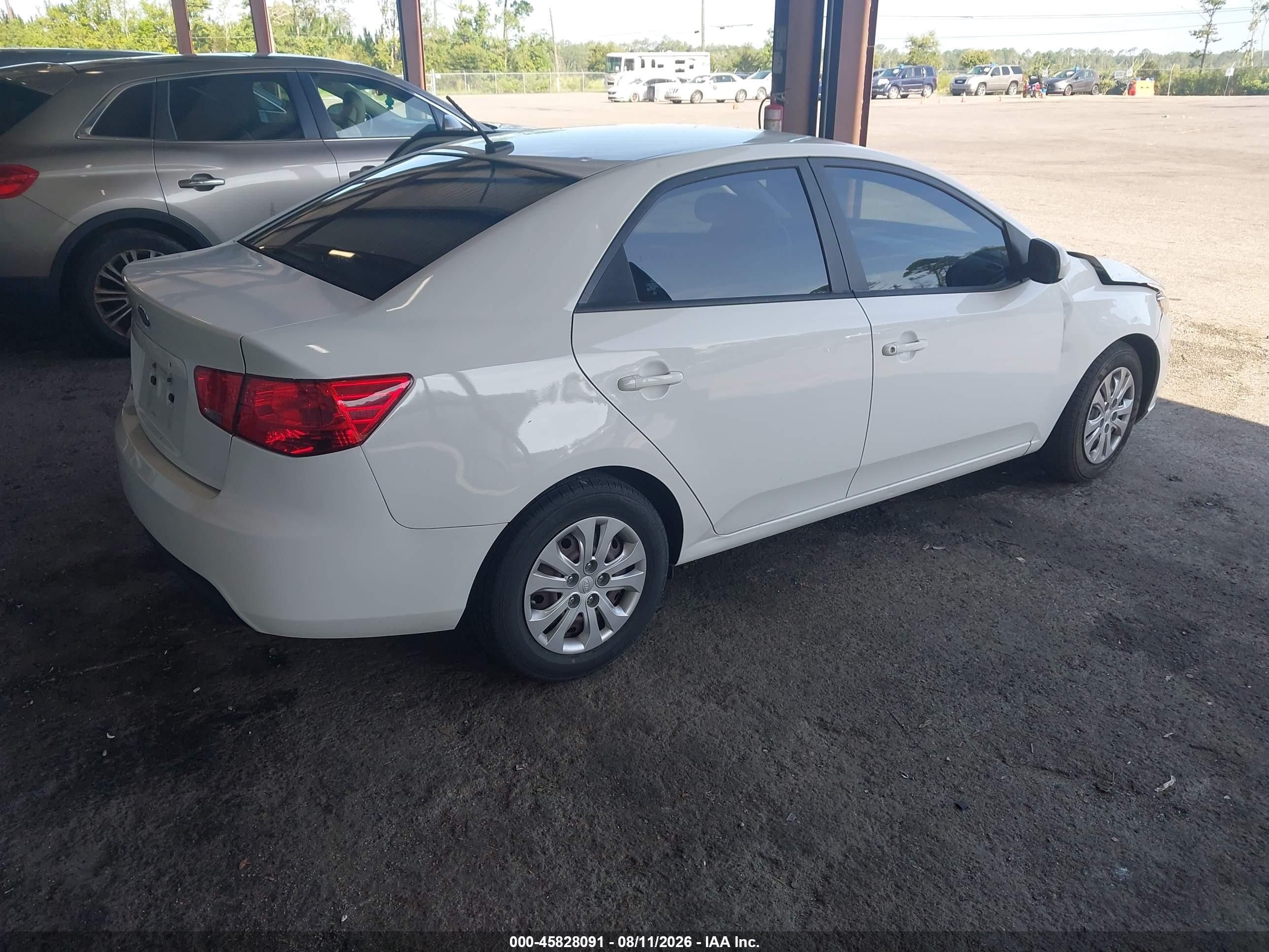2013 Kia Forte Lx White vin: KNAFT4A2XD5722123