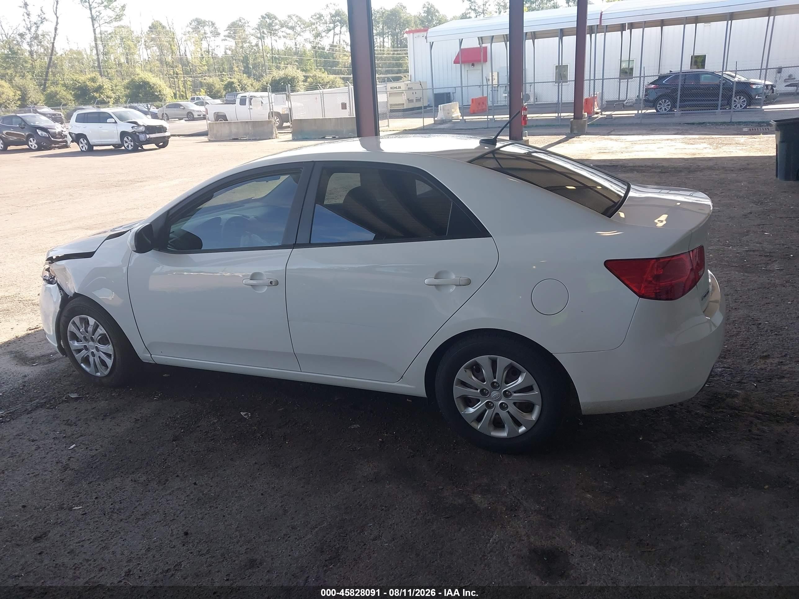 2013 Kia Forte Lx White vin: KNAFT4A2XD5722123