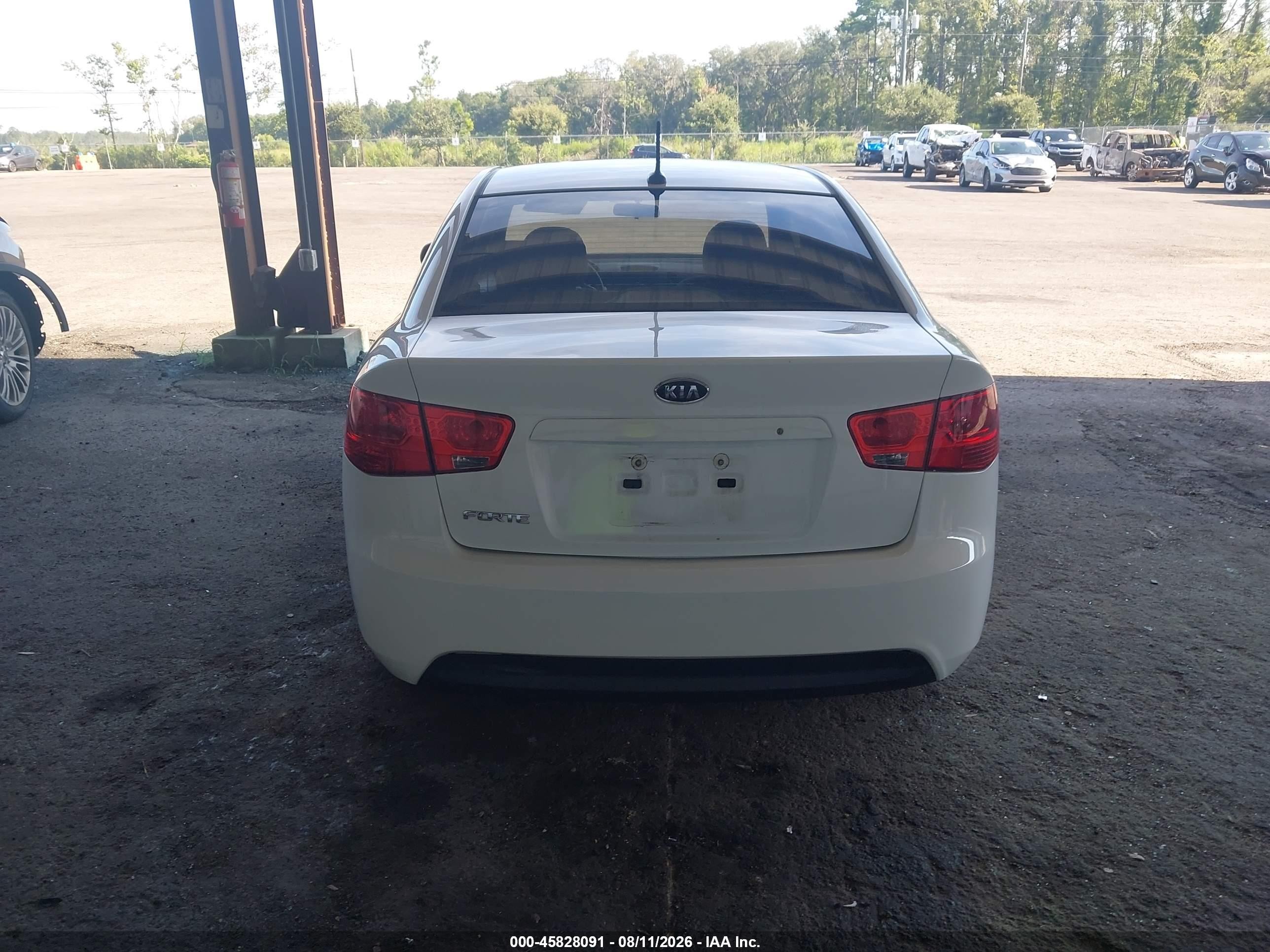 2013 Kia Forte Lx White vin: KNAFT4A2XD5722123