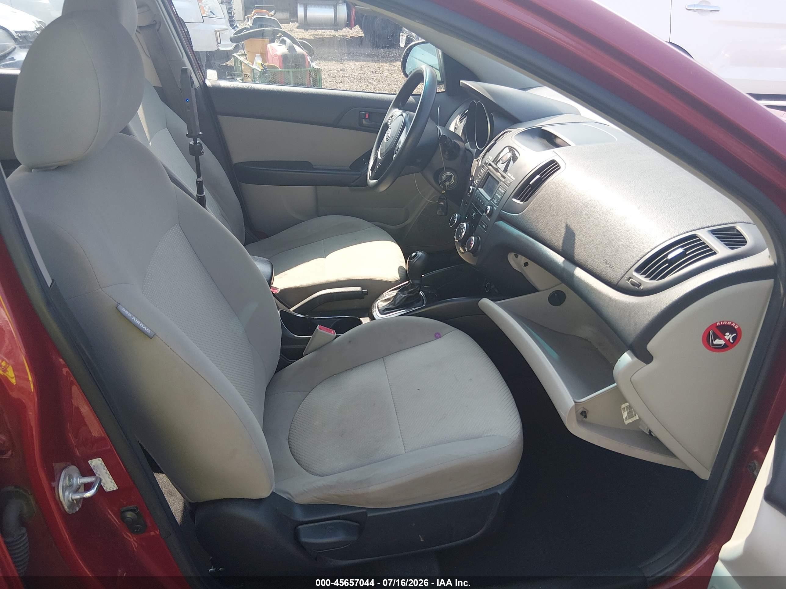 2011 Kia Forte Ex Red vin: KNAFU4A22B5362064