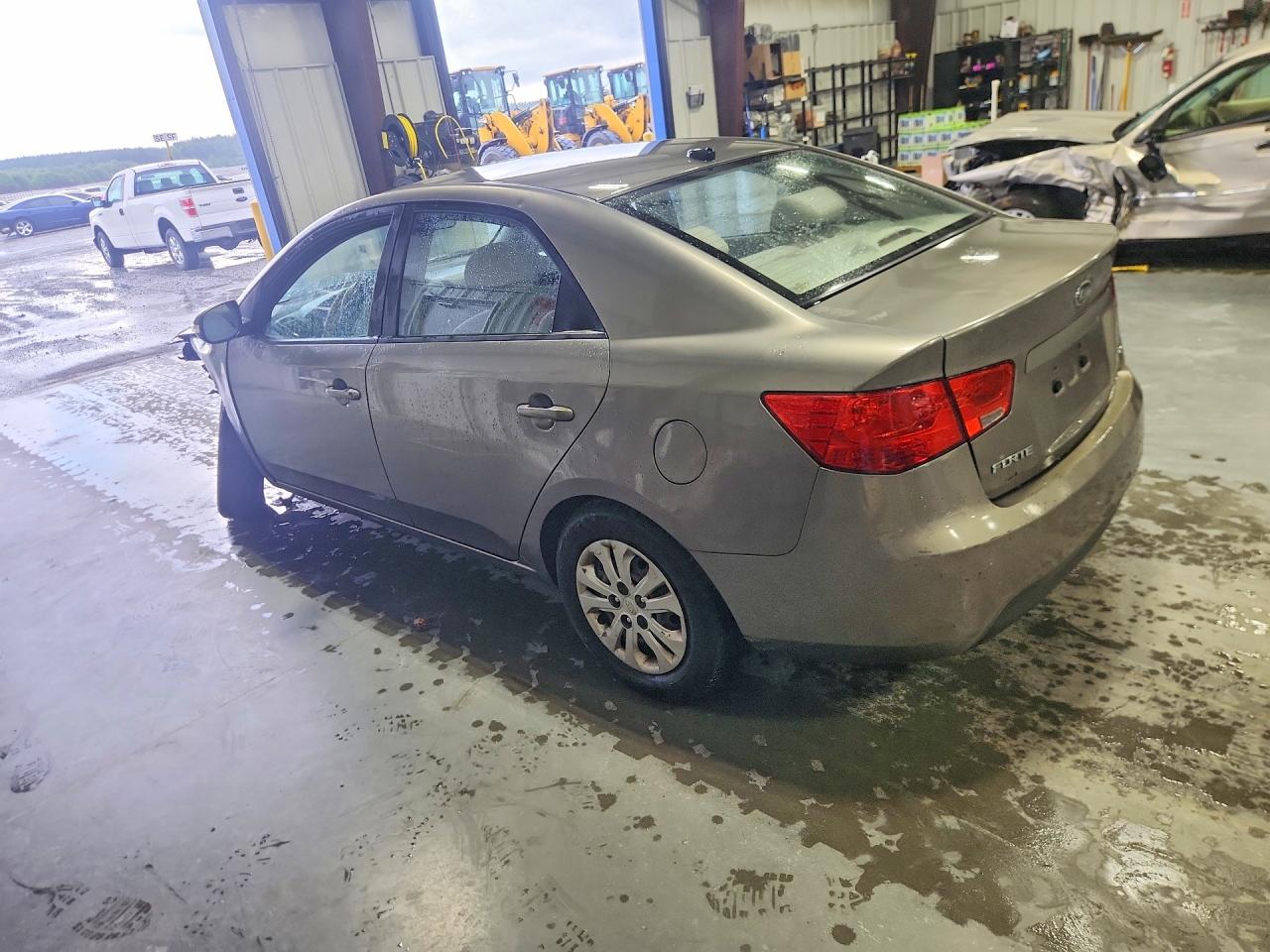 2010 Kia Forte Ex Gray vin: KNAFU4A23A5058224