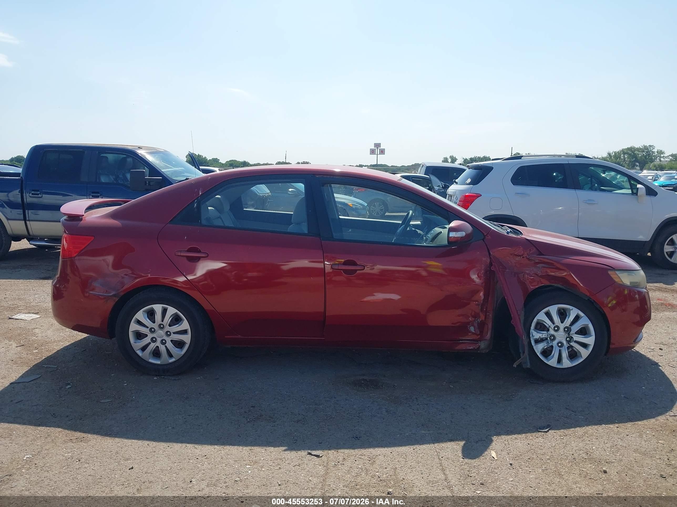 2010 Kia Forte Ex Red vin: KNAFU4A24A5065361