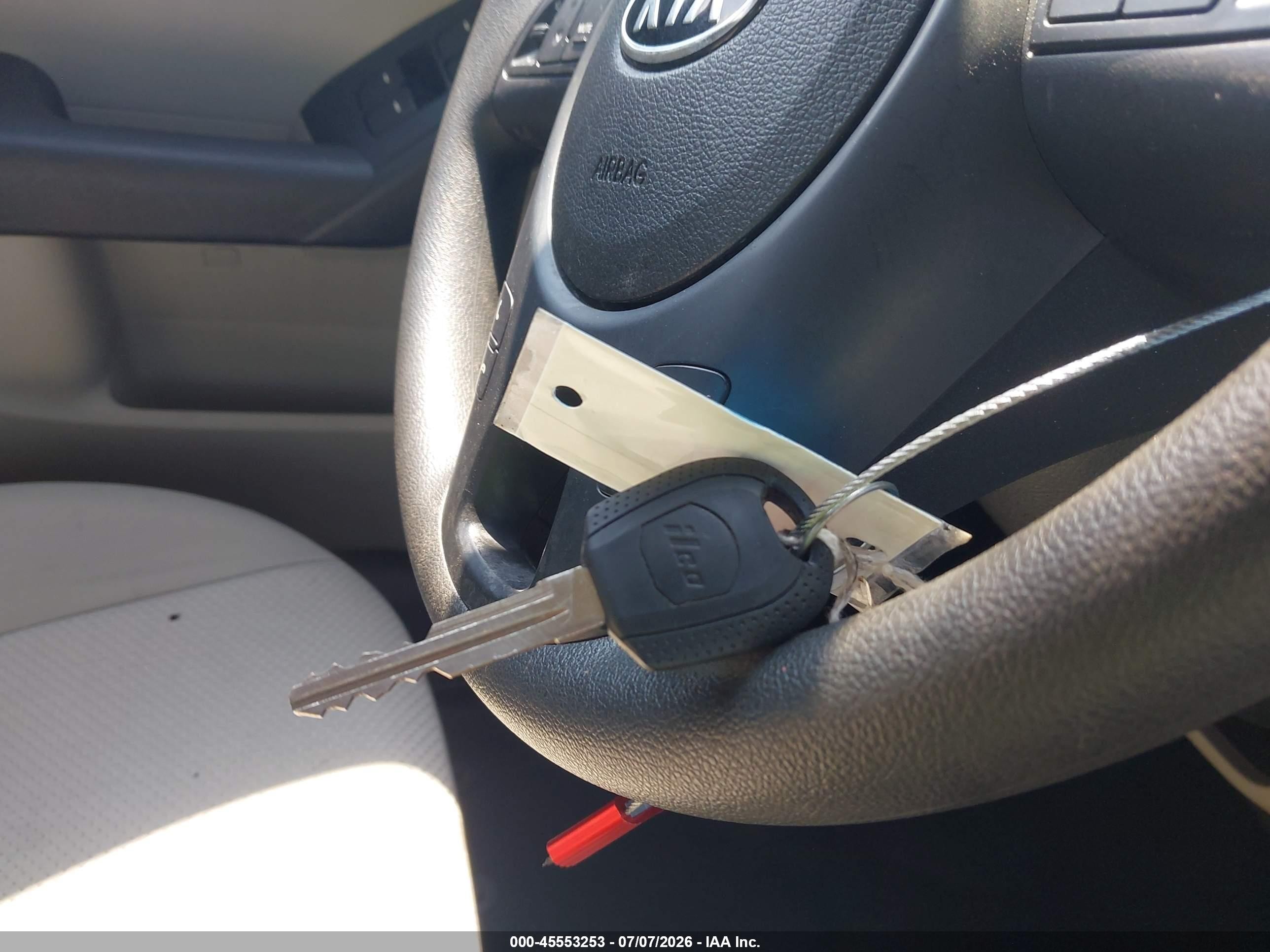 2010 Kia Forte Ex Red vin: KNAFU4A24A5065361