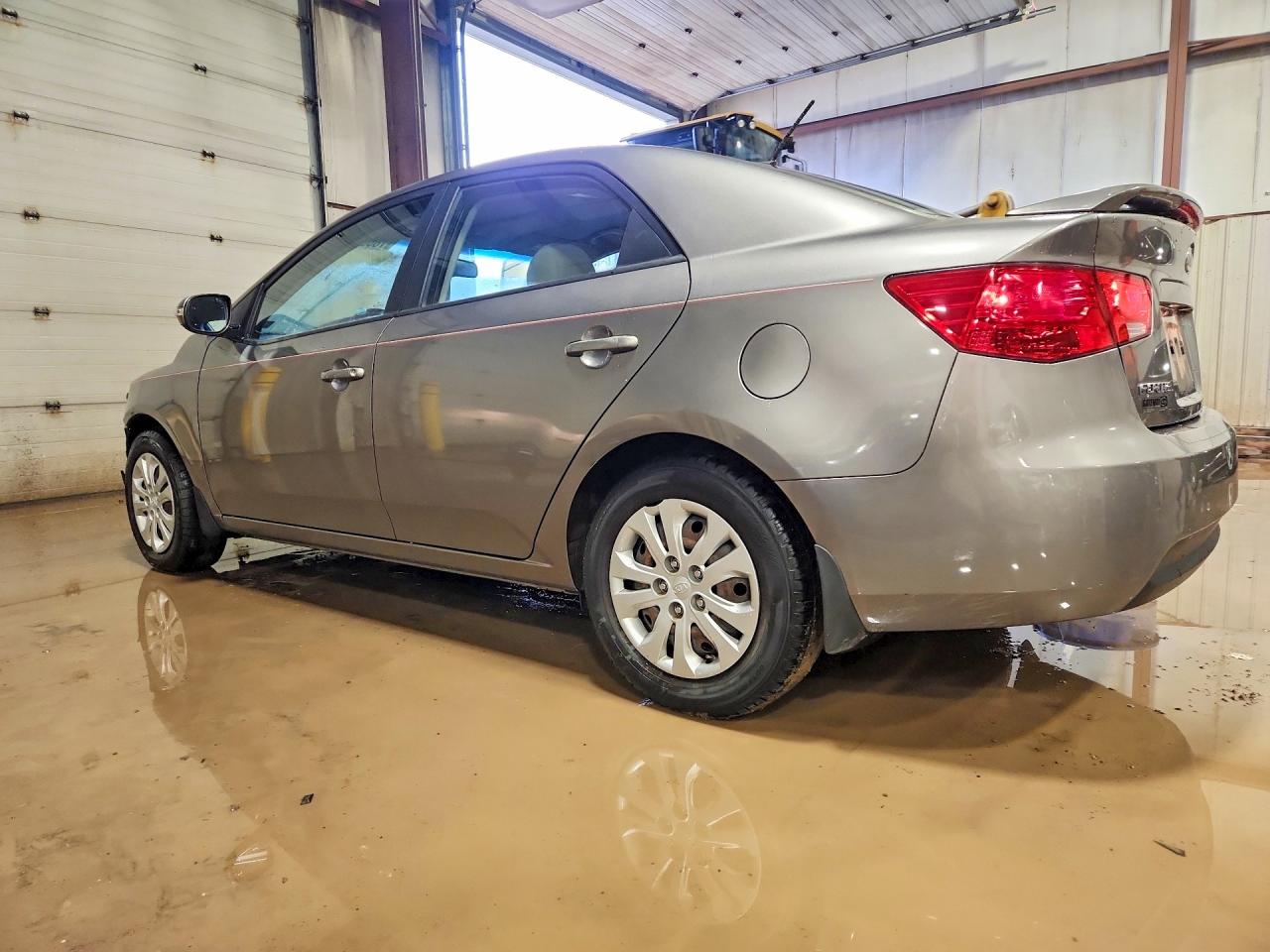 2010 Kia Forte Ex Gray vin: KNAFU4A24A5178209