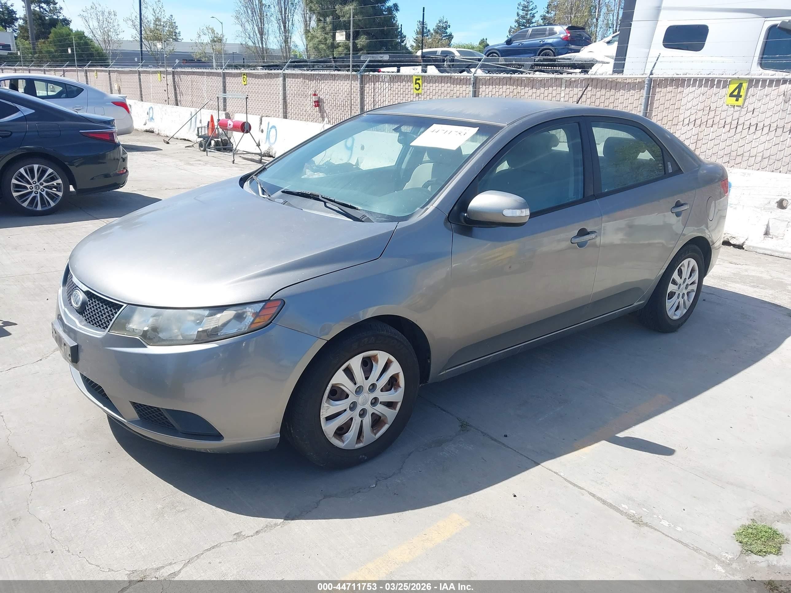2010 Kia Forte Ex Gray vin: KNAFU4A24A5238974
