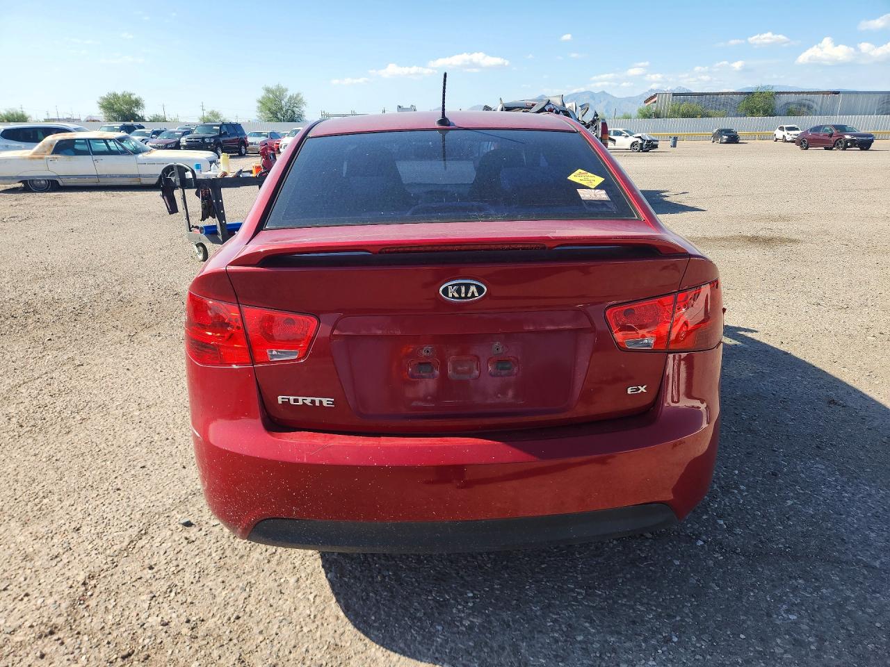 2010 Kia Forte Ex Red vin: KNAFU4A24A5310367