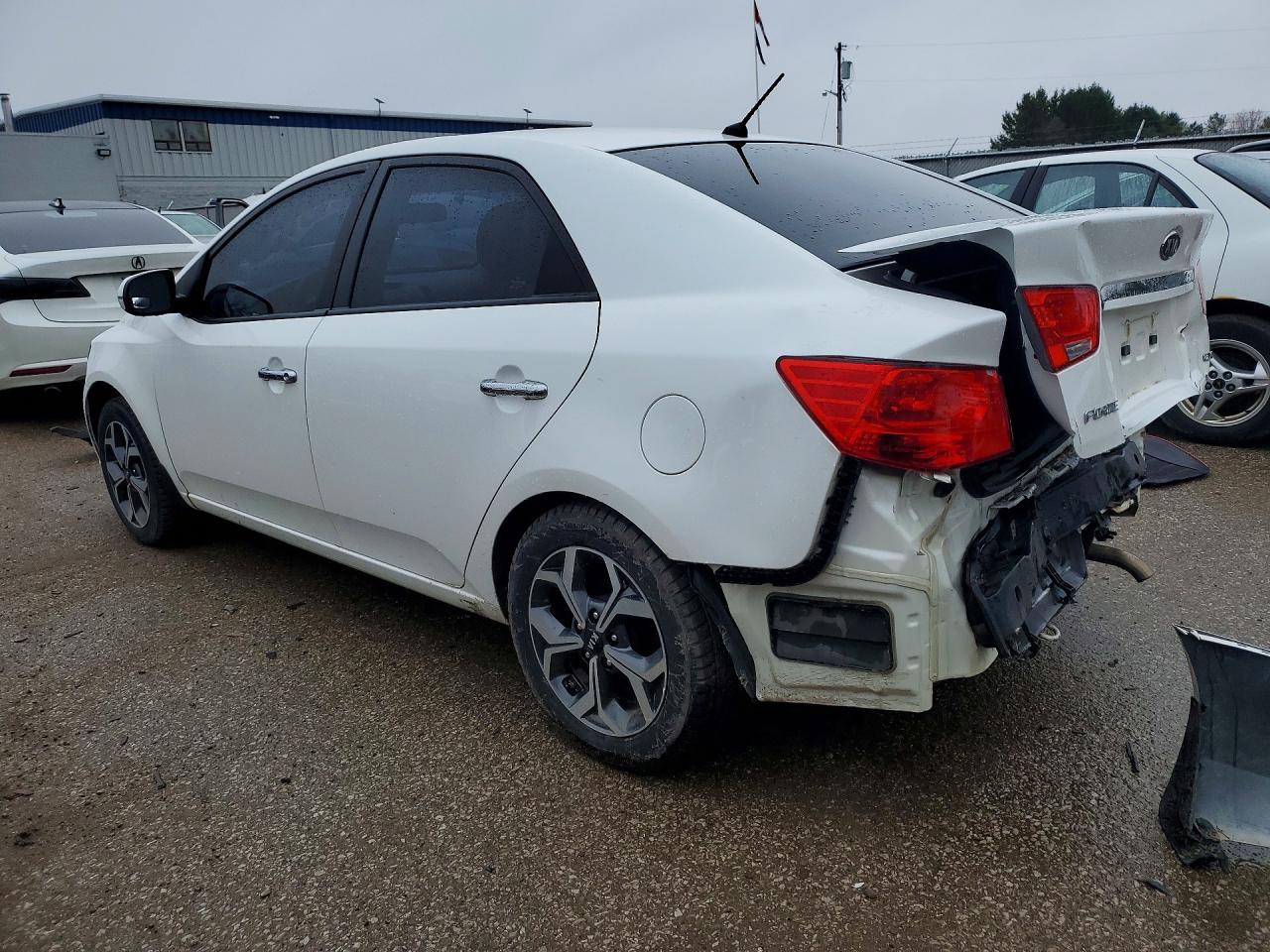 2012 Kia Forte White vin: KNAFU4A24C5628041