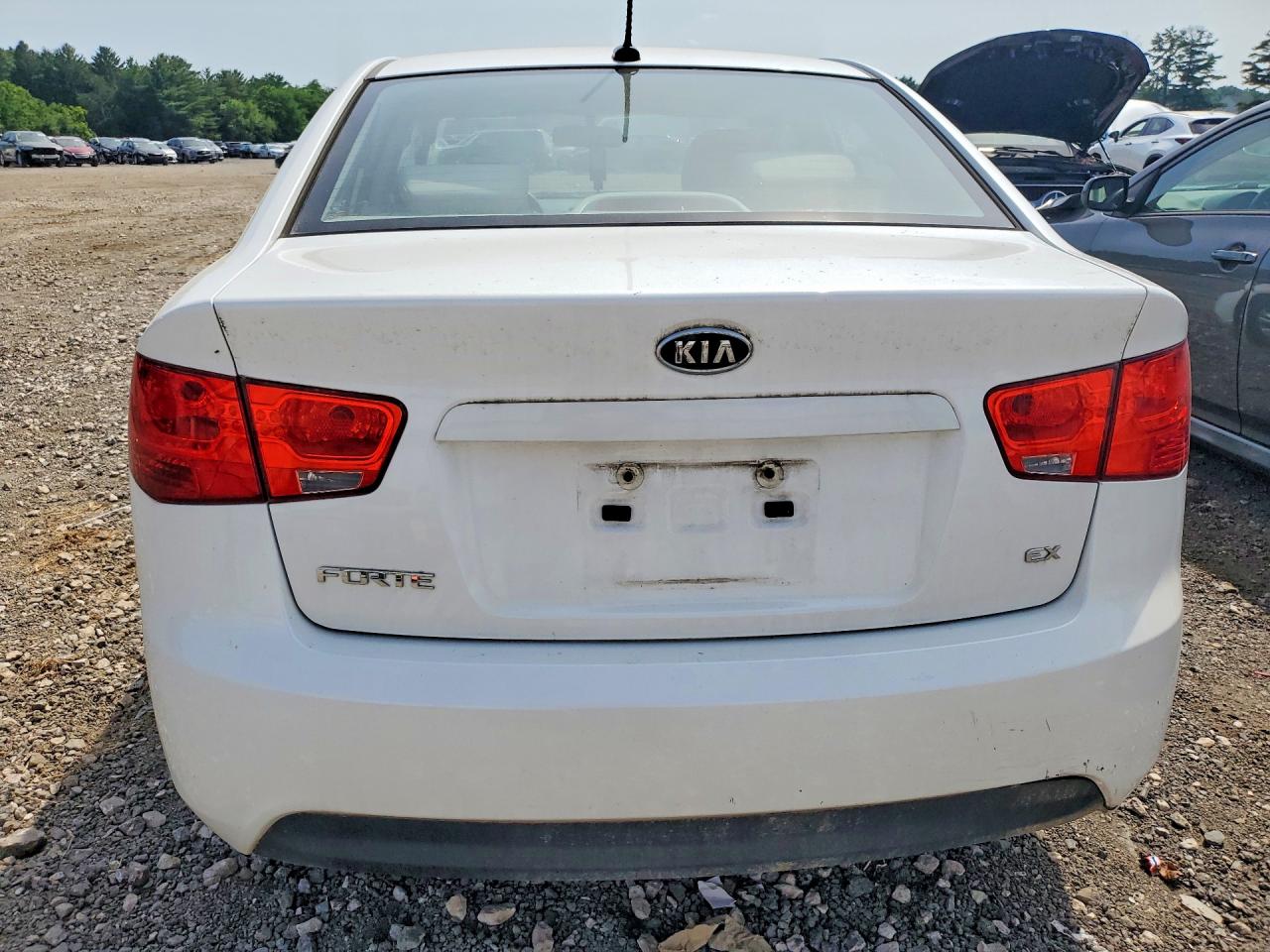 2011 Kia Forte Ex White vin: KNAFU4A25B5885126