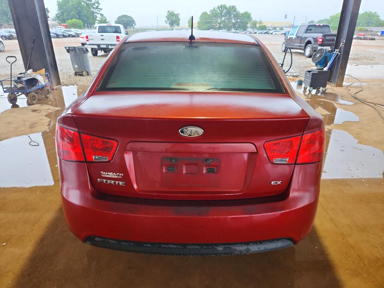 2010 Kia Forte Ex Red vin: KNAFU4A26A5863182