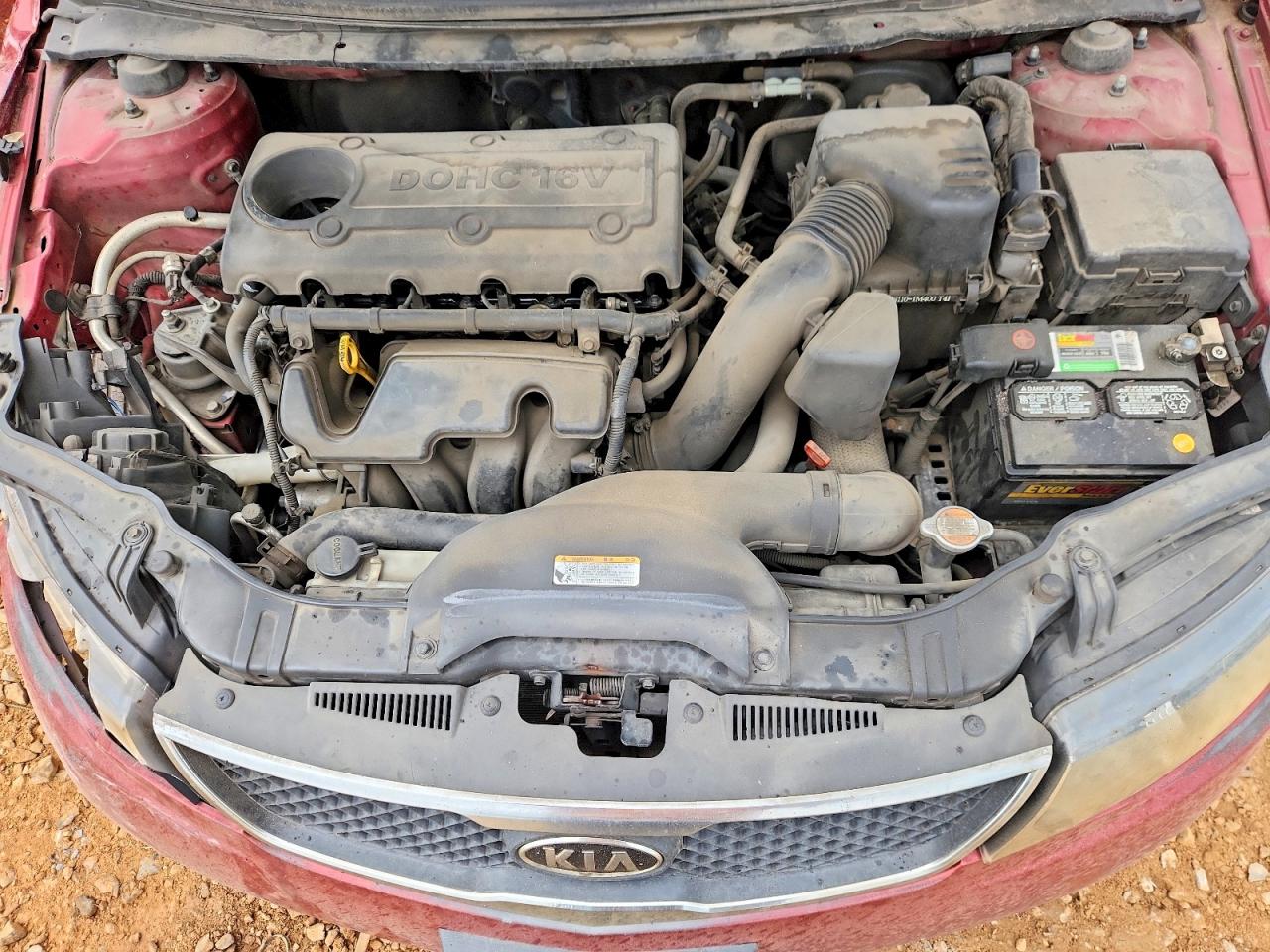 2010 Kia Forte Ex Red vin: KNAFU4A26A5863182