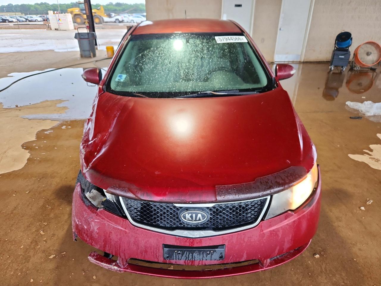2010 Kia Forte Ex Red vin: KNAFU4A26A5863182